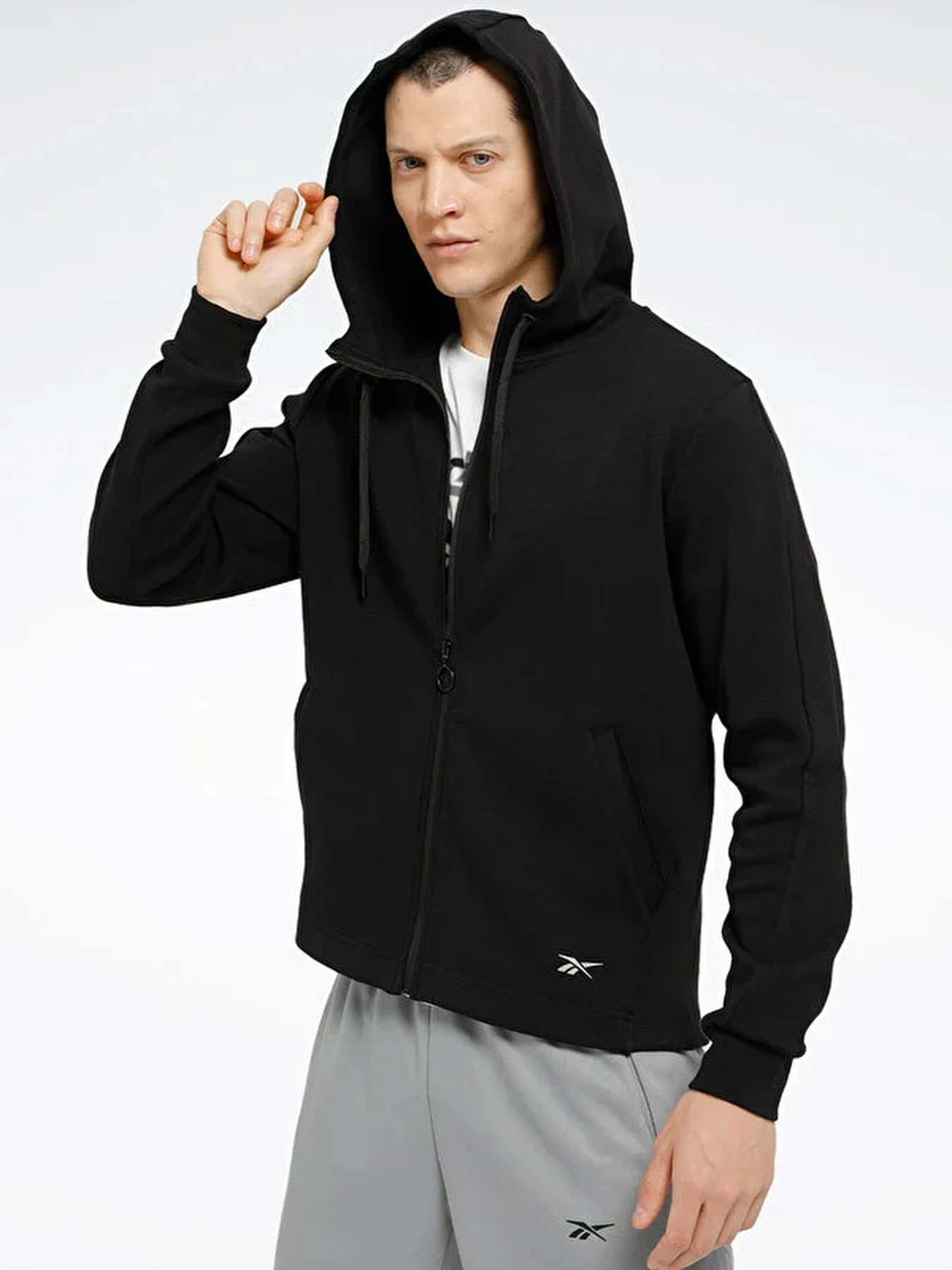 Худи и свитшоты Reebok модель IS4682 Худи и свитшоты Reebok модель IS4682 Фото