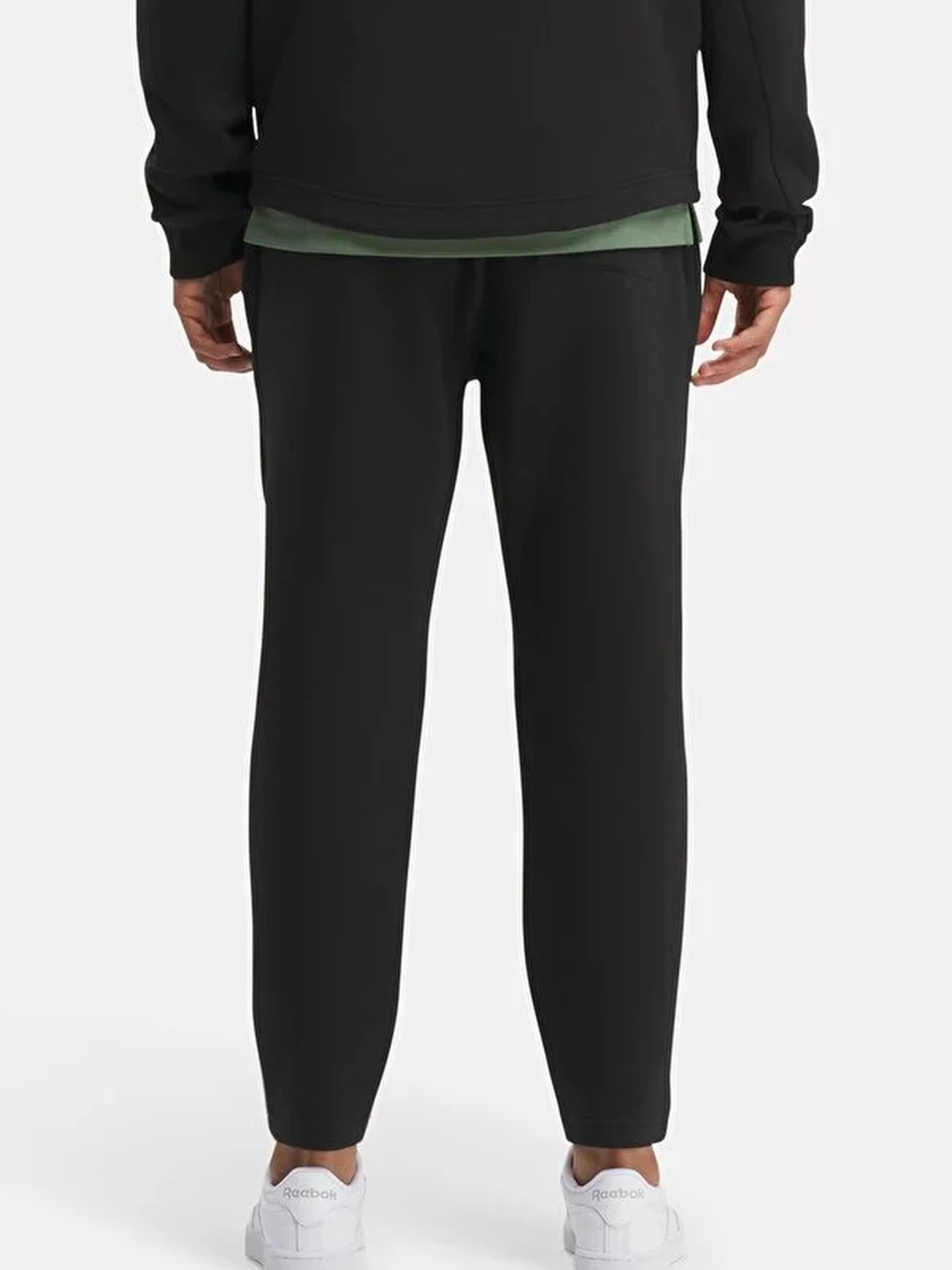 Брюки Reebok модель IS4680 Брюки Reebok модель IS4680 Фото