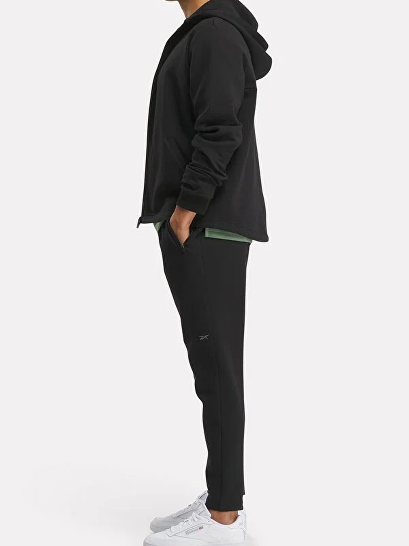 Брюки Reebok модель IS4680 Брюки Reebok модель IS4680 Фото