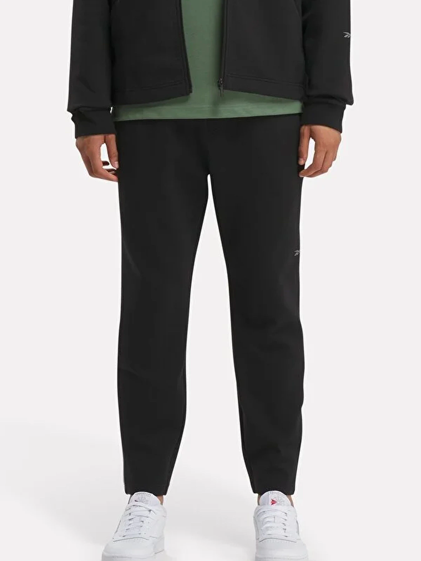 Брюки Reebok модель IS4680 Брюки Reebok модель IS4680 Фото