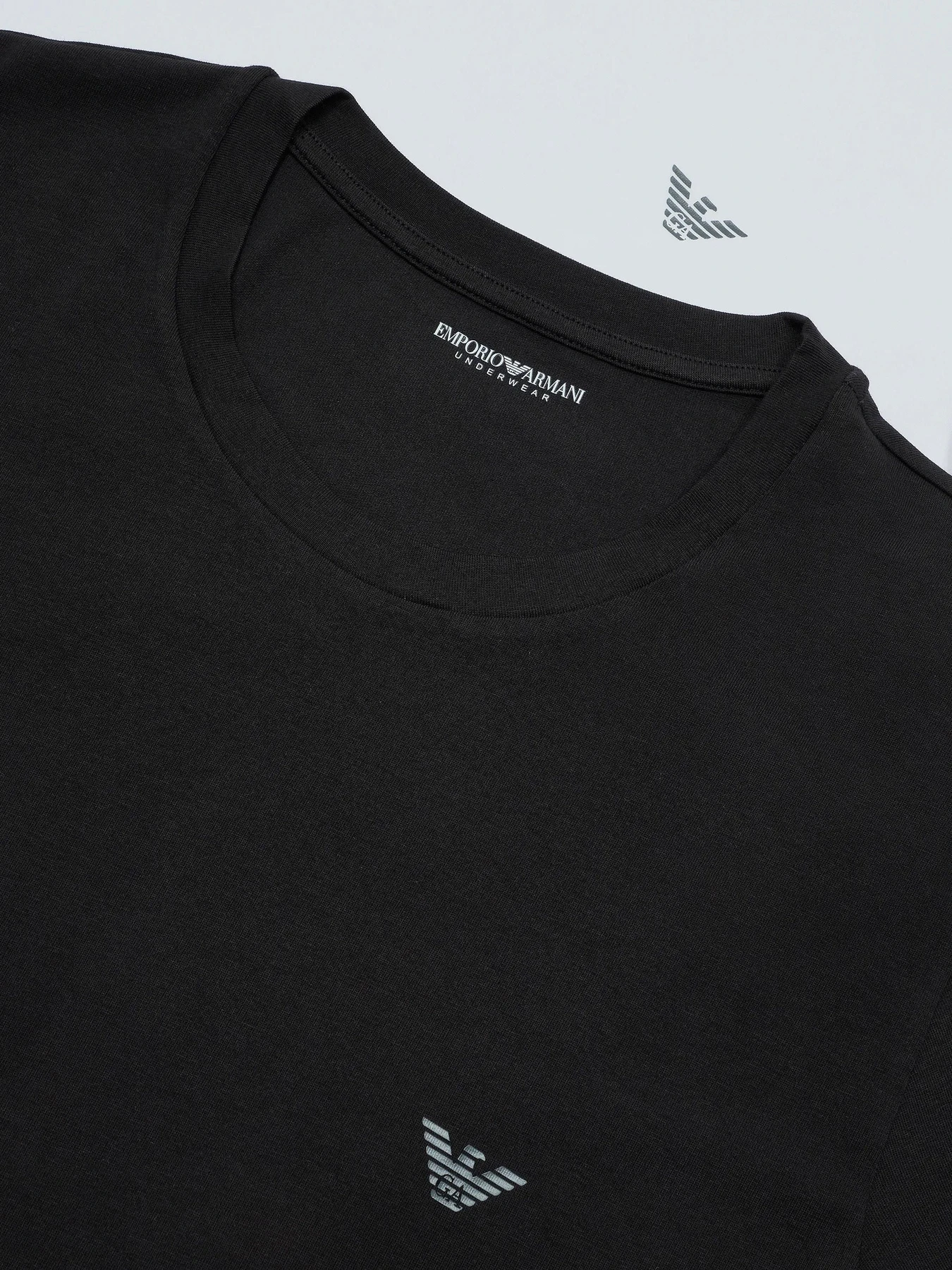 Футболки и поло Emporio Armani модель 111267-4F720-10320 Футболки и поло Emporio Armani модель 111267-4F720-10320 Фото