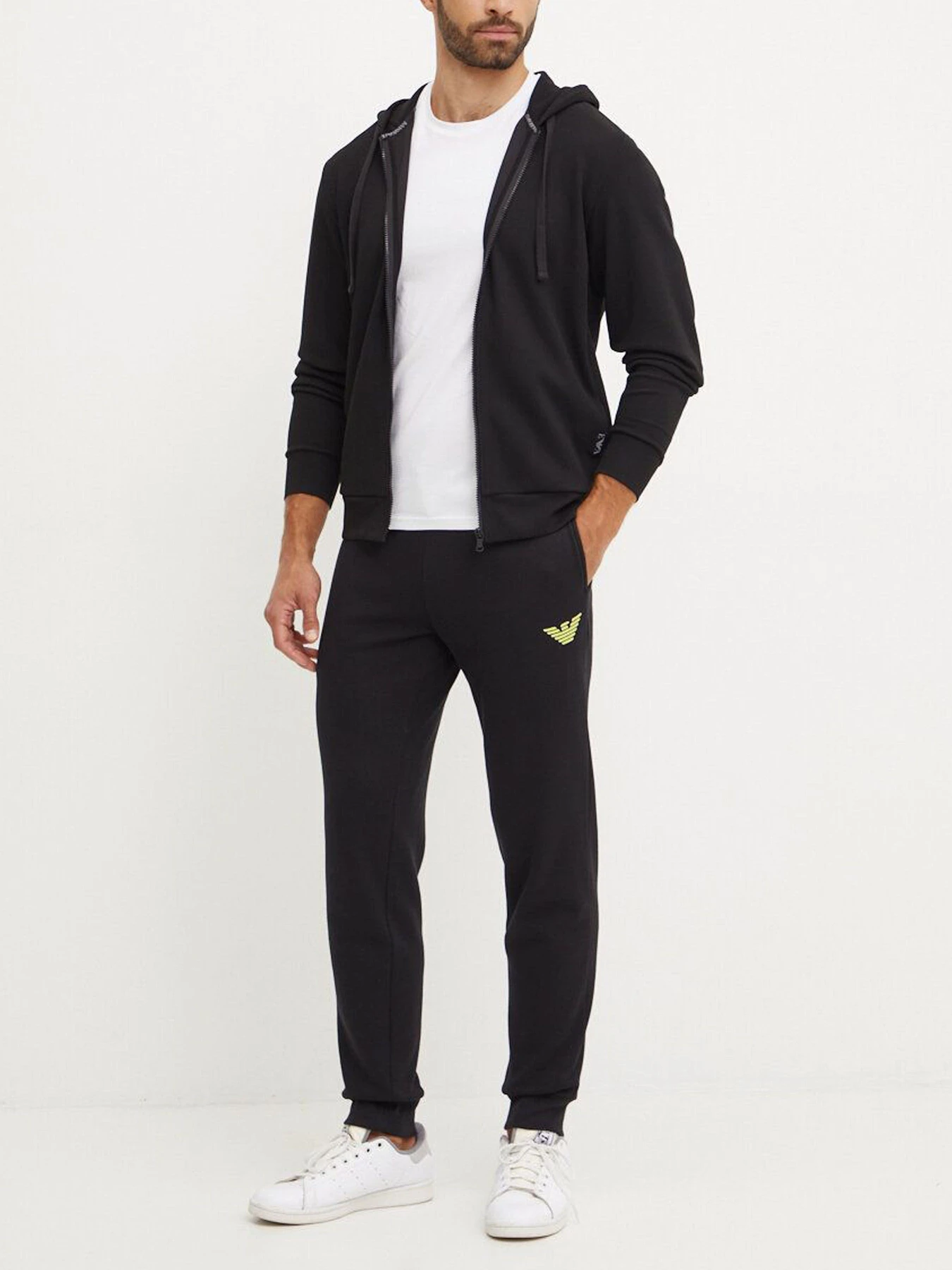Худи и свитшоты Emporio Armani модель 112053-4F574-00020 Худи и свитшоты Emporio Armani модель 112053-4F574-00020 Фото