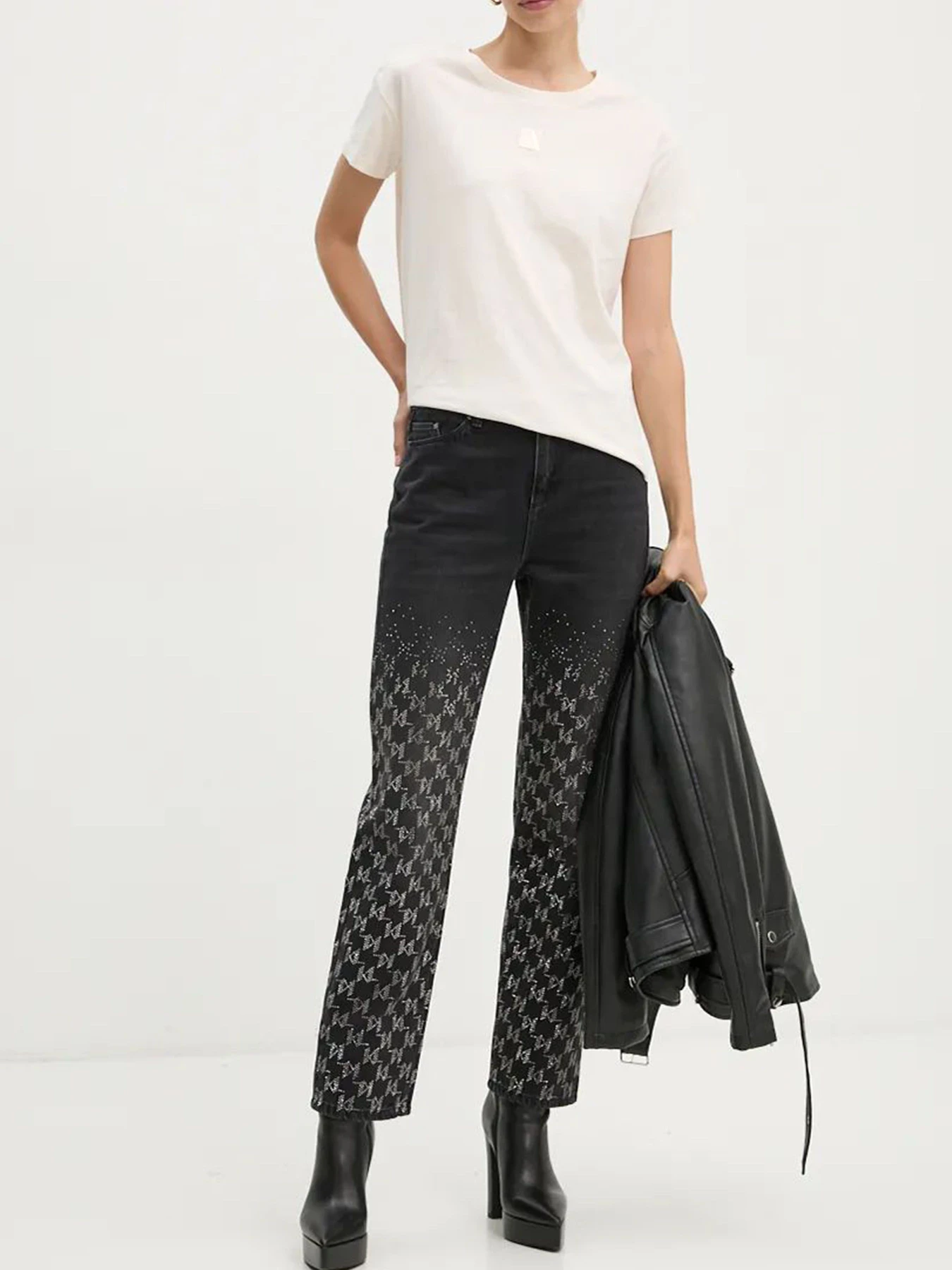 Футболки и поло Armani Exchange модель 6DYT24-YJ3RZ-1130 Футболки и поло Armani Exchange модель 6DYT24-YJ3RZ-1130 Фото