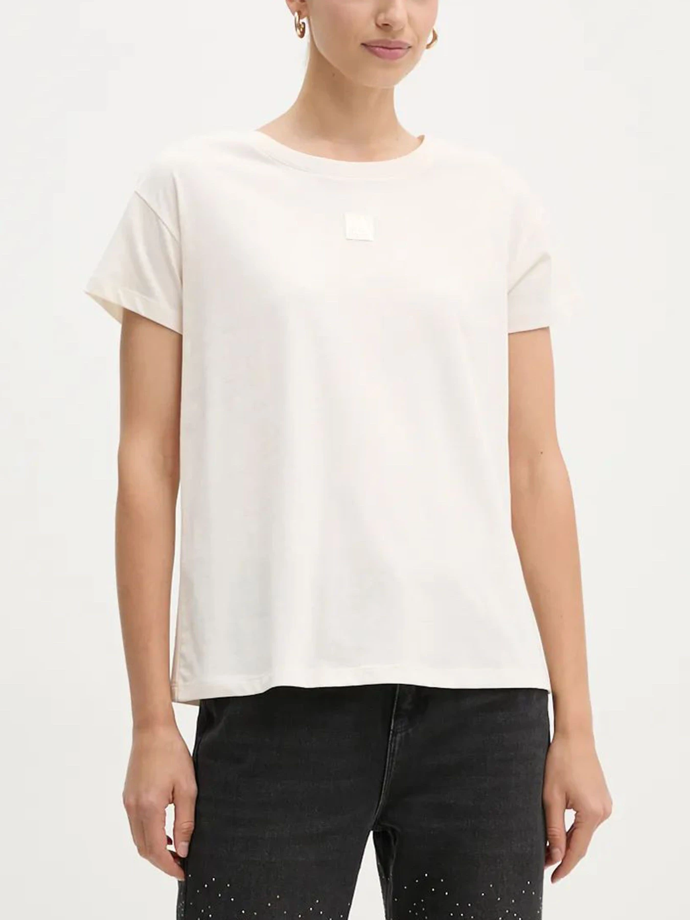 Футболки и поло Armani Exchange модель 6DYT24-YJ3RZ-1130 Футболки и поло Armani Exchange модель 6DYT24-YJ3RZ-1130 Фото