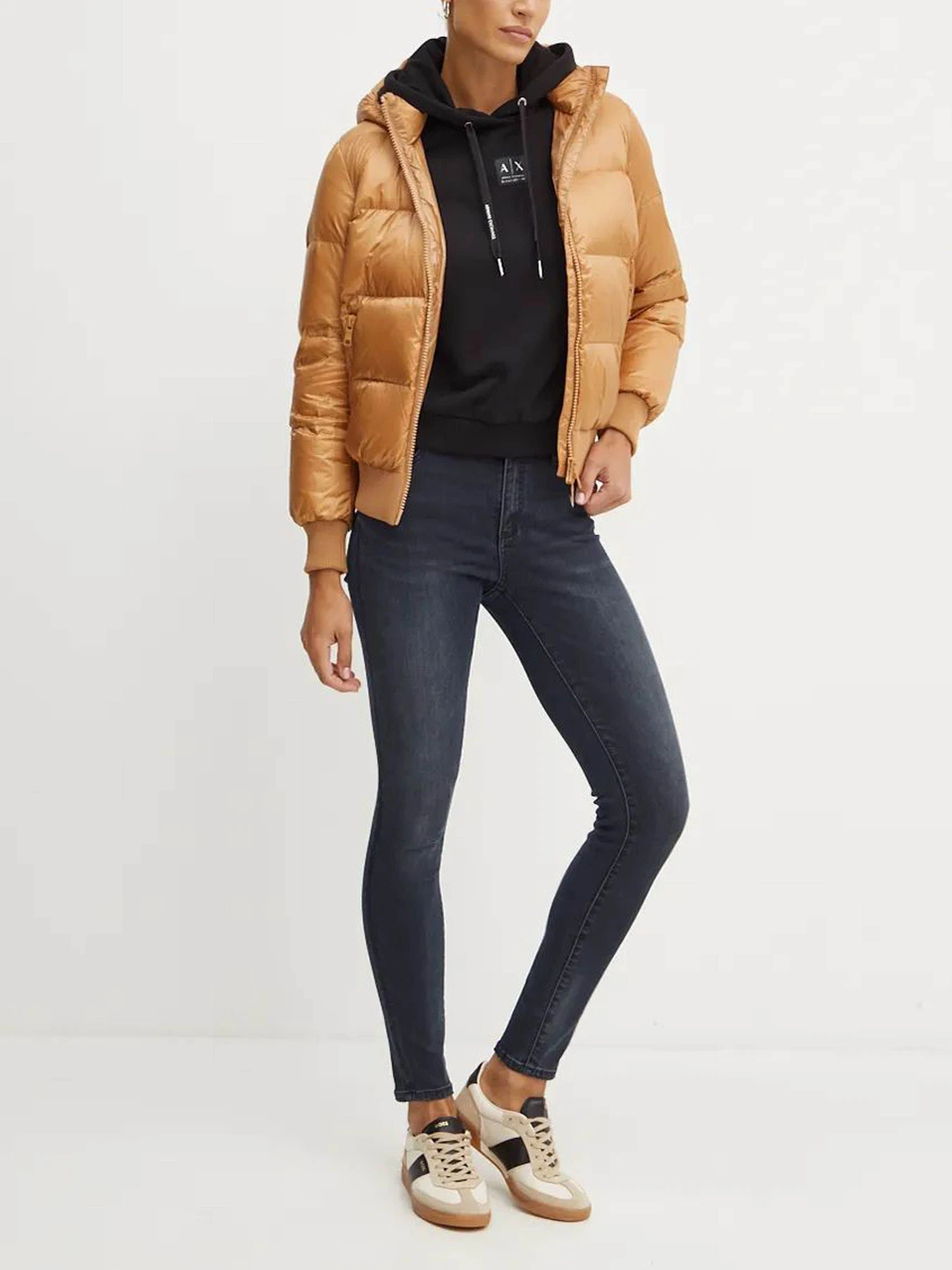 Худи и свитшоты Armani Exchange модель XW000007-AF10172-UC001 Худи и свитшоты Armani Exchange модель XW000007-AF10172-UC001 Фото