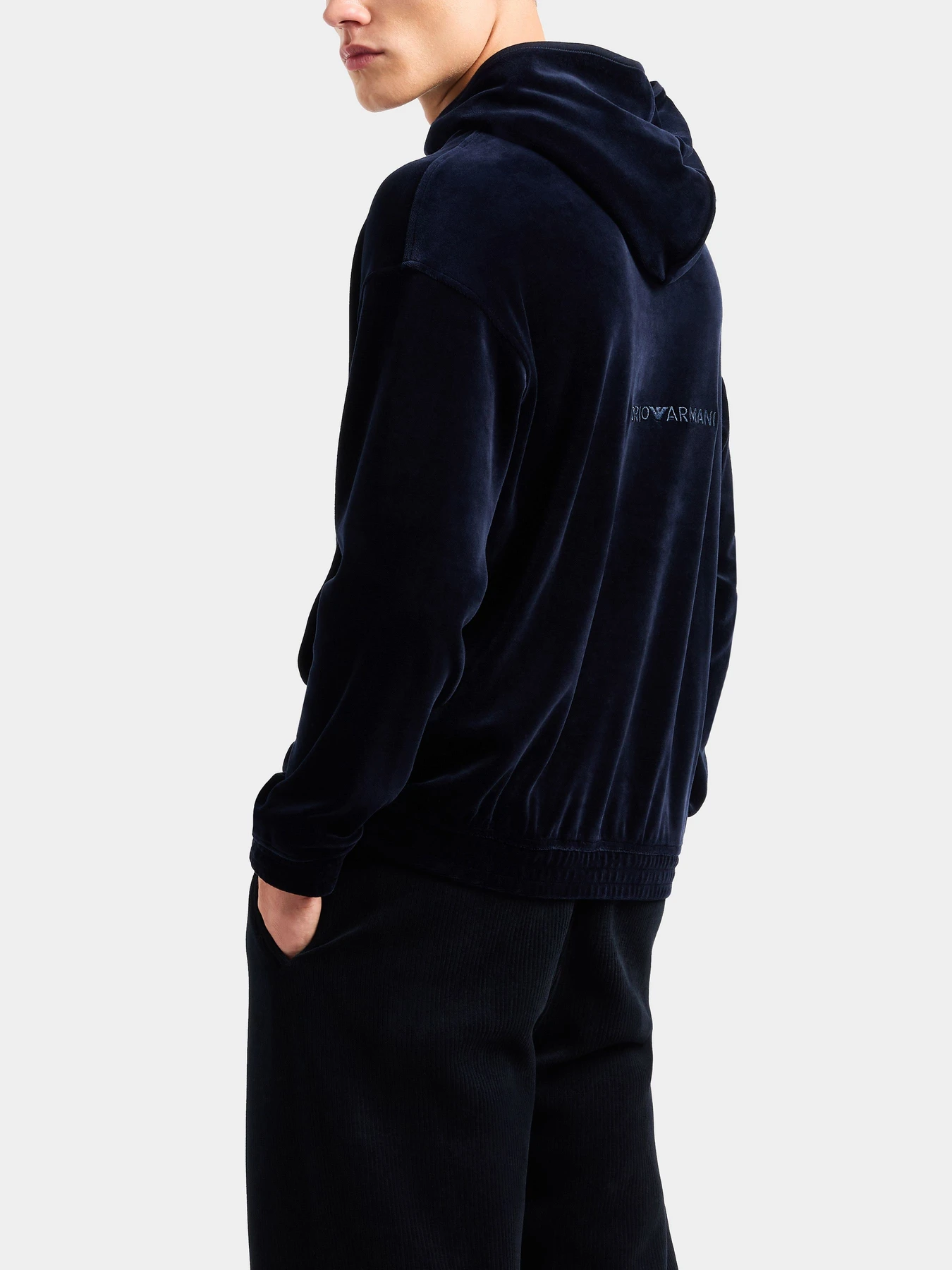 Худи и свитшоты Emporio Armani модель 6D1M77-1JOUZ-0920 Худи и свитшоты Emporio Armani модель 6D1M77-1JOUZ-0920 Фото