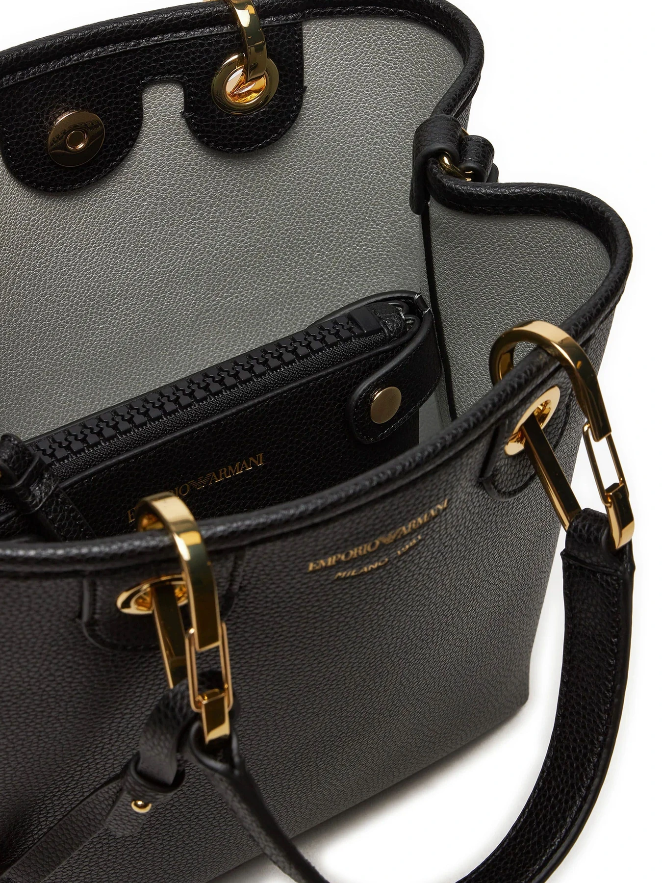 Сумки Emporio Armani модель EW000362-AF12103-MC032 Сумки Emporio Armani модель EW000362-AF12103-MC032 Фото