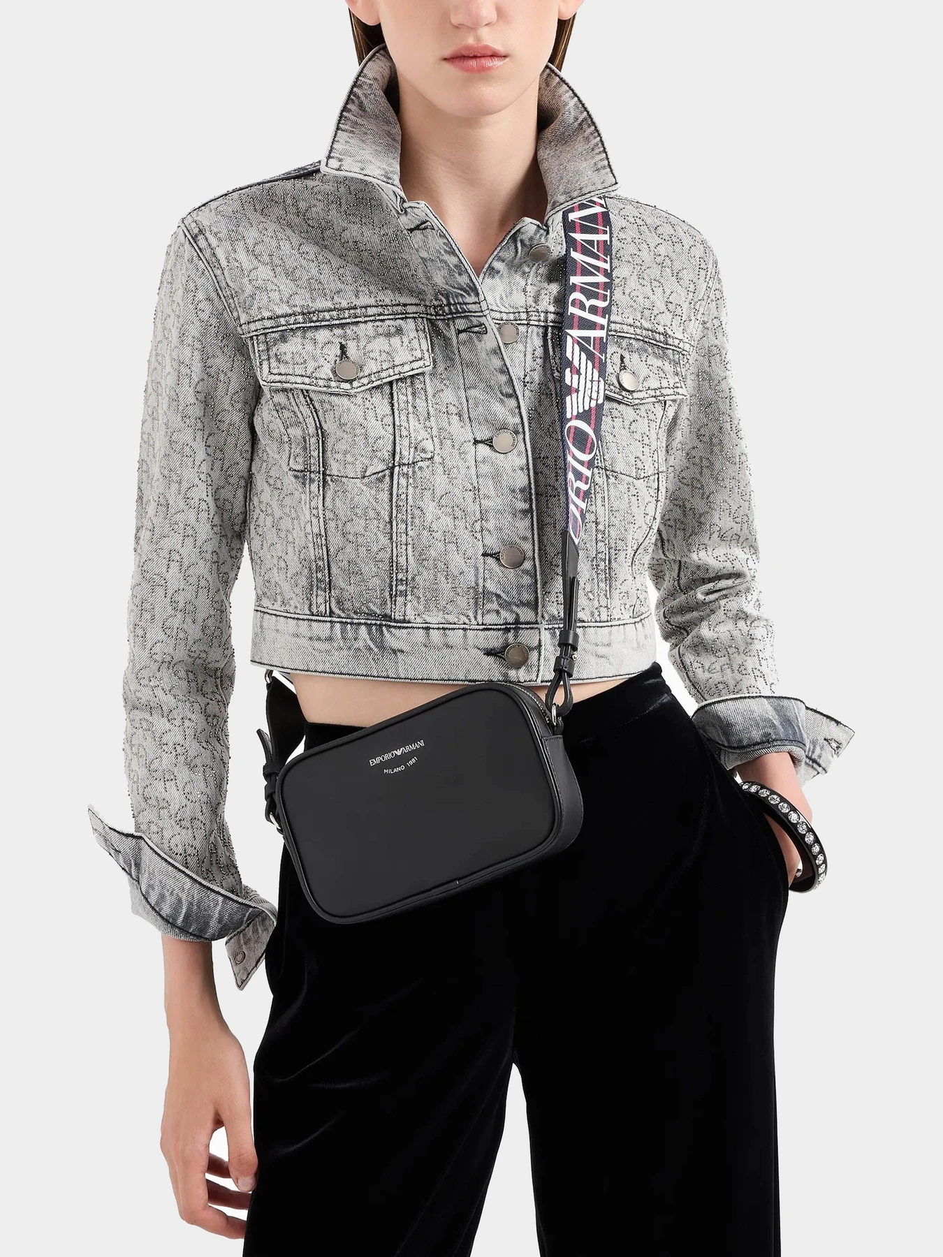 Сумки Emporio Armani модель Y3H276-Y478E-80001 Сумки Emporio Armani модель Y3H276-Y478E-80001 Фото