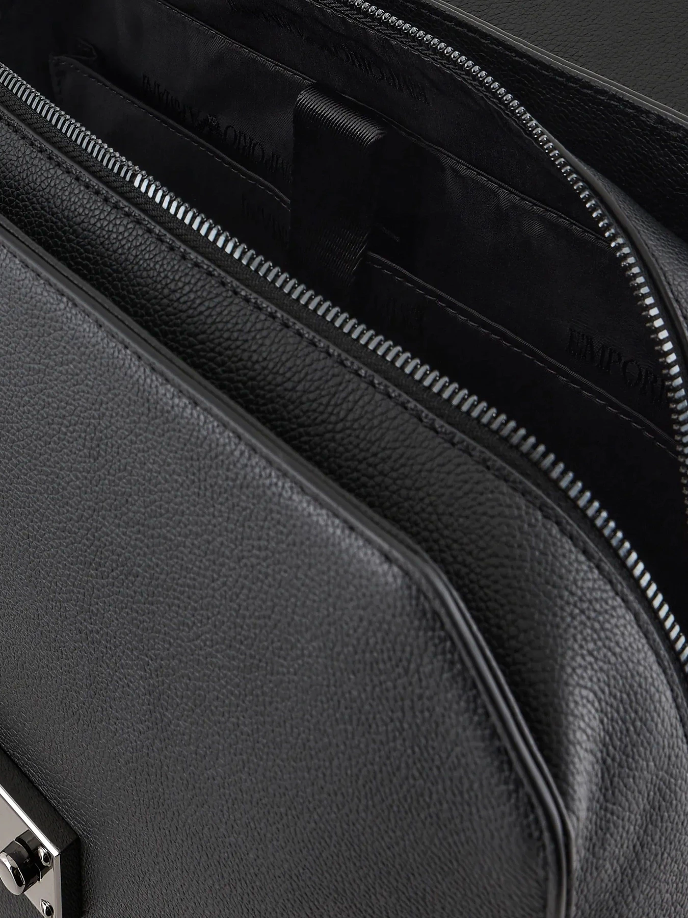 Рюкзаки Emporio Armani модель Y4O439-YQ13X-80648 Рюкзаки Emporio Armani модель Y4O439-YQ13X-80648 Фото