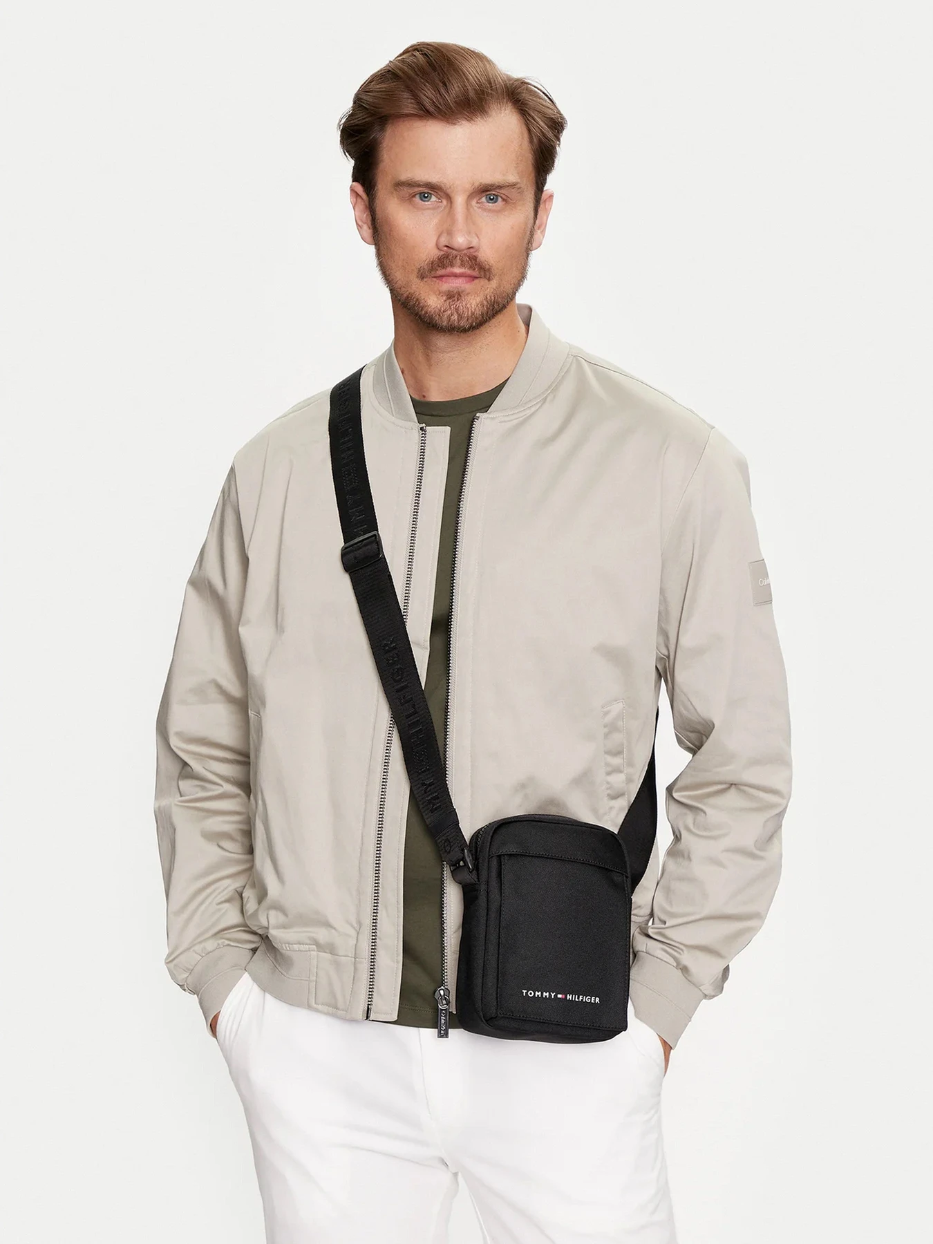 Сумки Tommy Hilfiger модель AM0AM12594-BDS Сумки Tommy Hilfiger модель AM0AM12594-BDS Фото