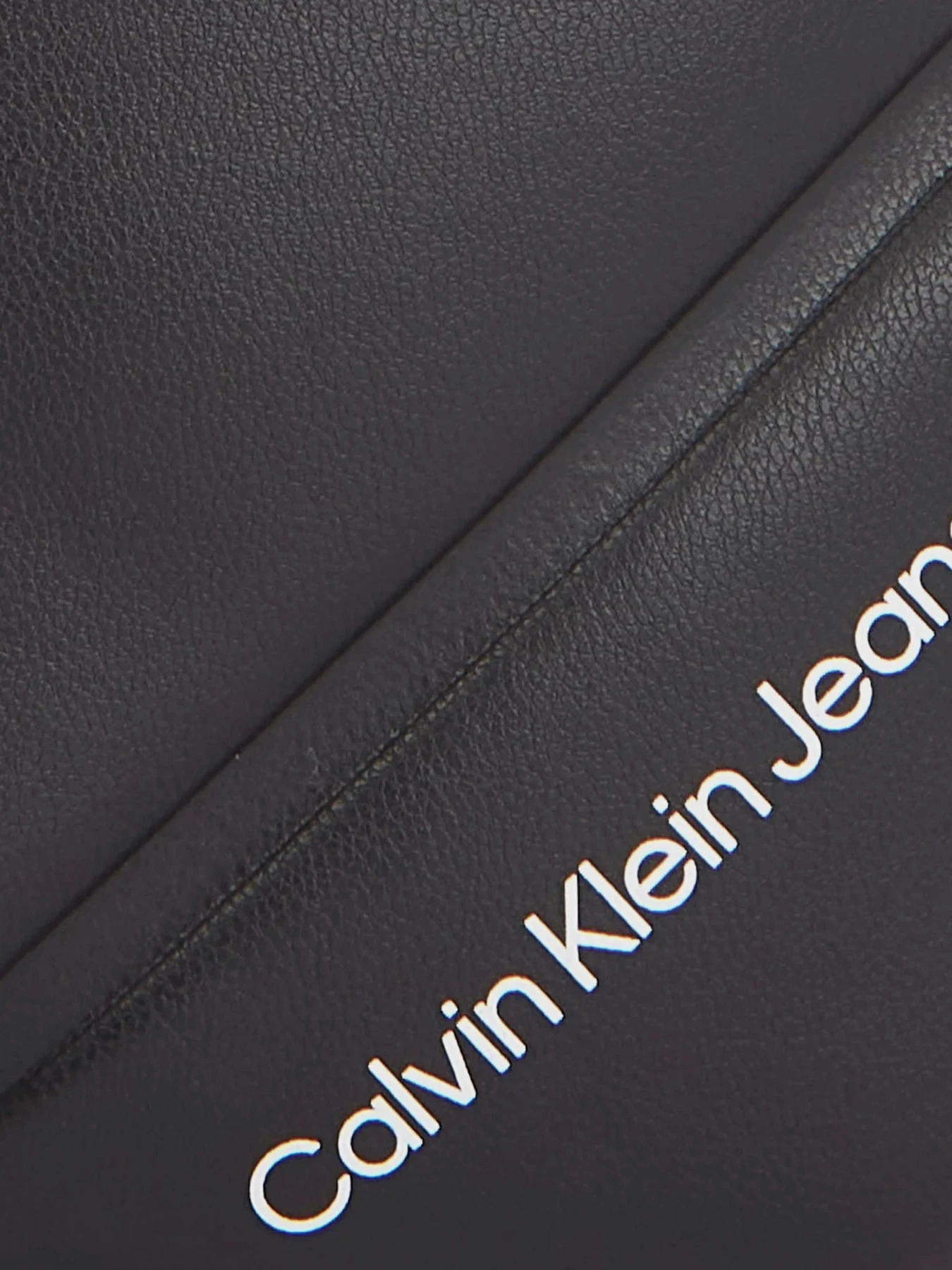 Сумки Calvin Klein модель K60K611821-BEH Фото