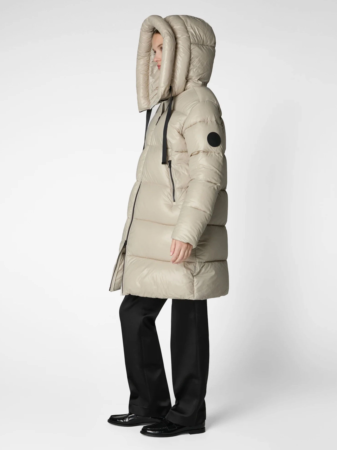 Куртки и дубленки Save the duck модель D45510W-LUCK19-40019-RAINY BEIGE Куртки и дубленки Save the duck модель D45510W-LUCK19-40019-RAINY BEIGE Фото