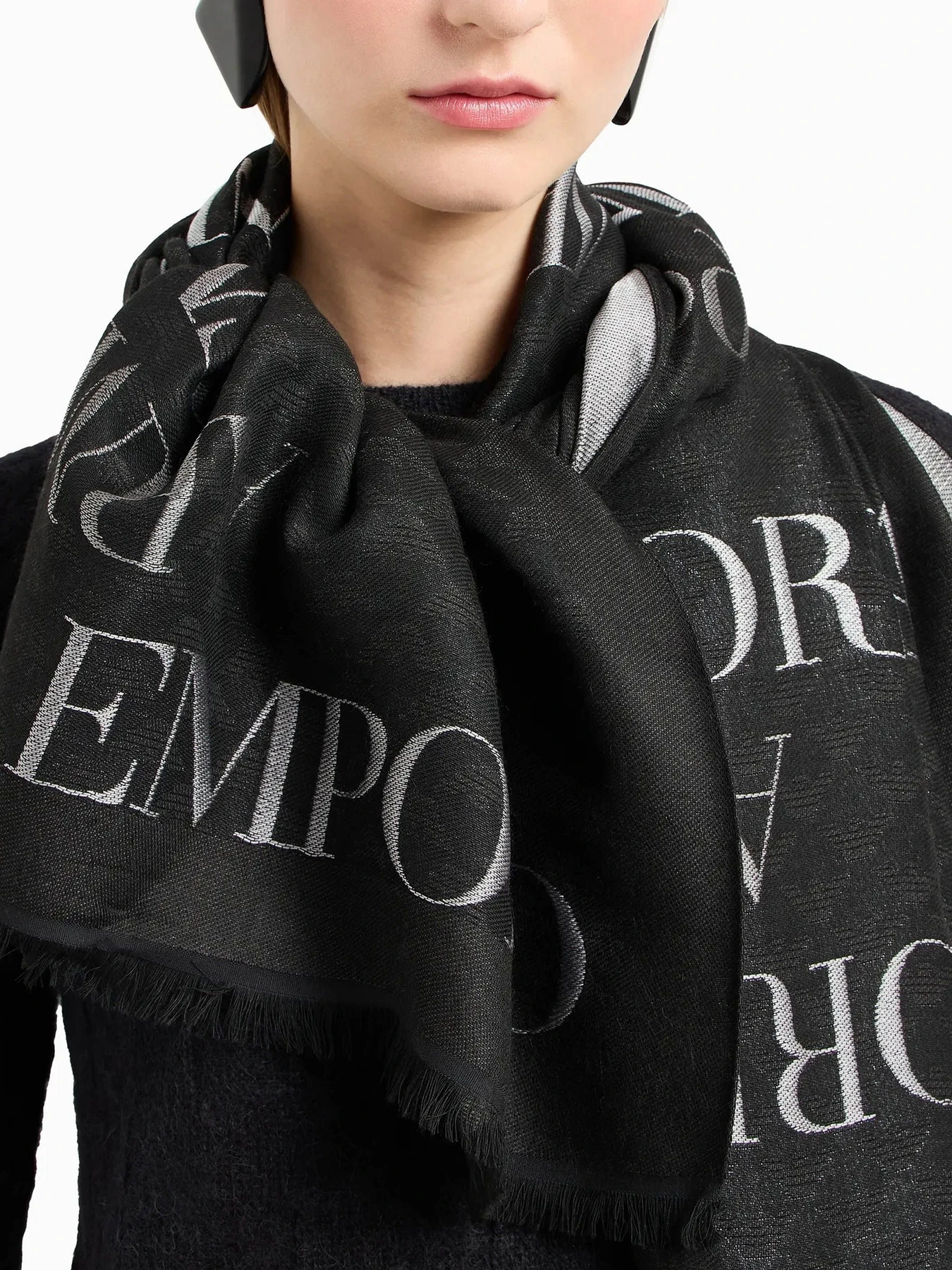 Шарфы и платки Emporio Armani модель 635236-4F312-00020 Фото