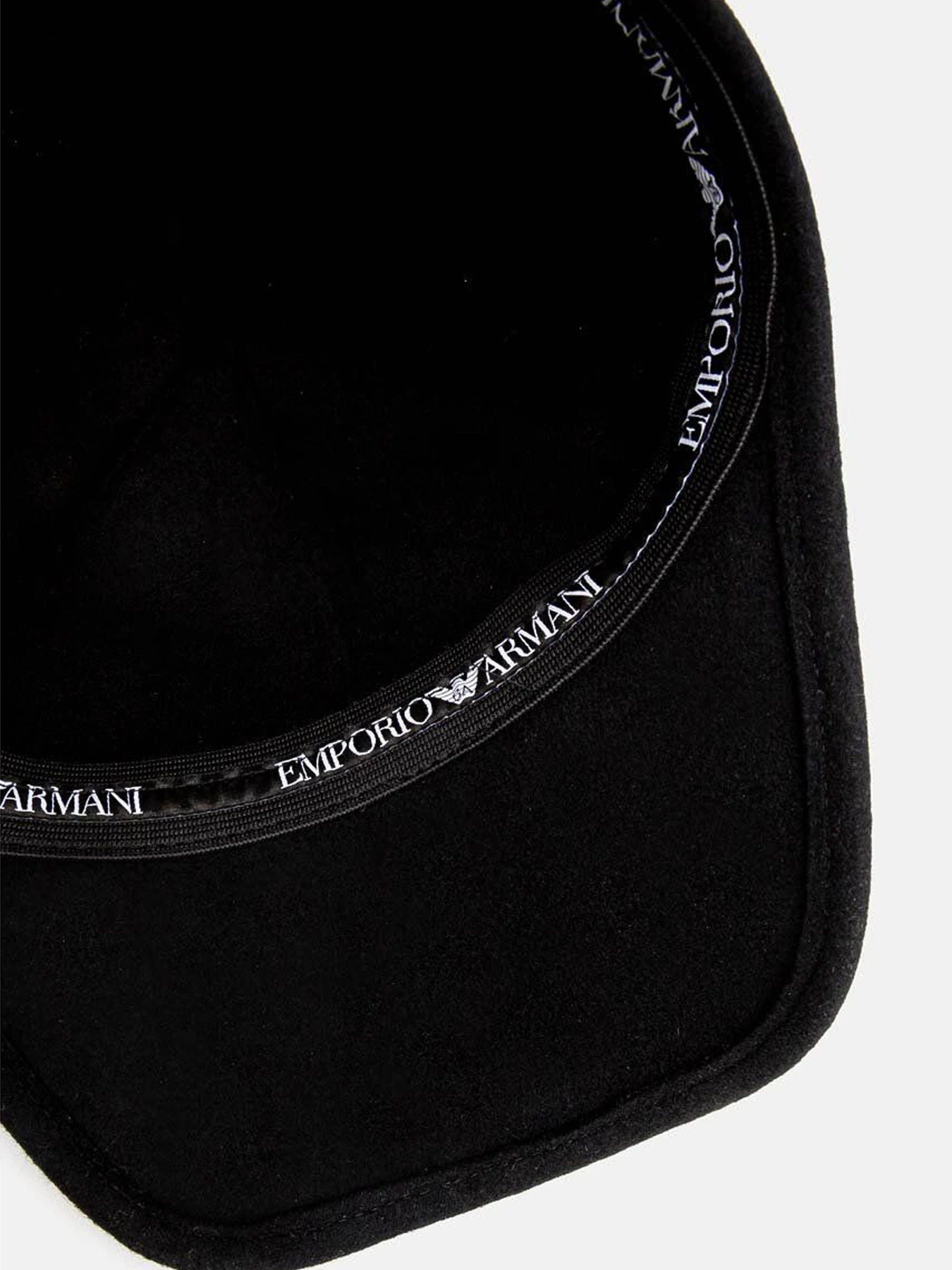 Шапки и кепки Emporio Armani модель 637212-4F509-00020 Шапки и кепки Emporio Armani модель 637212-4F509-00020 Фото