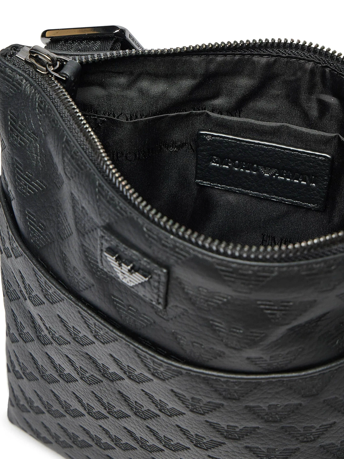 Сумки Emporio Armani модель Y4M416-YQ67I-80001 Сумки Emporio Armani модель Y4M416-YQ67I-80001 Фото