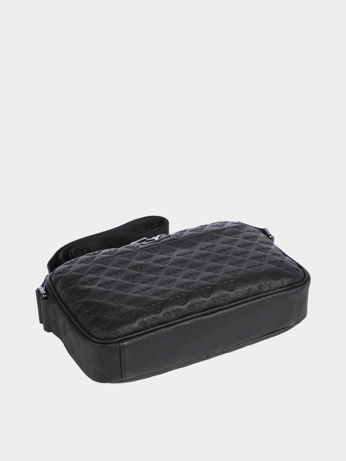 Сумки Emporio Armani модель Y4M418-YQ67I-80001 Сумки Emporio Armani модель Y4M418-YQ67I-80001 Фото