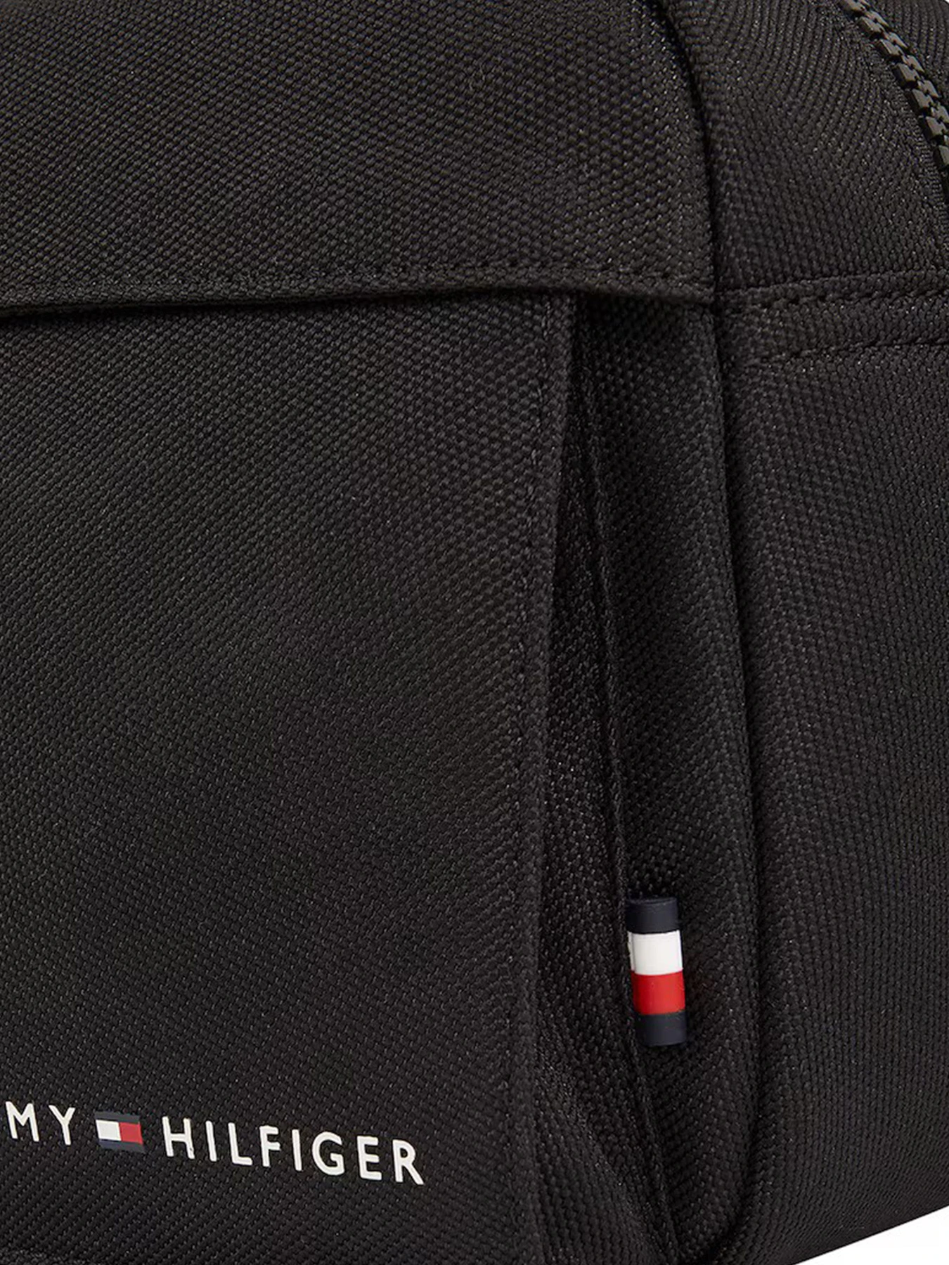 Сумки Tommy Hilfiger модель AM0AM12452-BDS Сумки Tommy Hilfiger модель AM0AM12452-BDS Фото