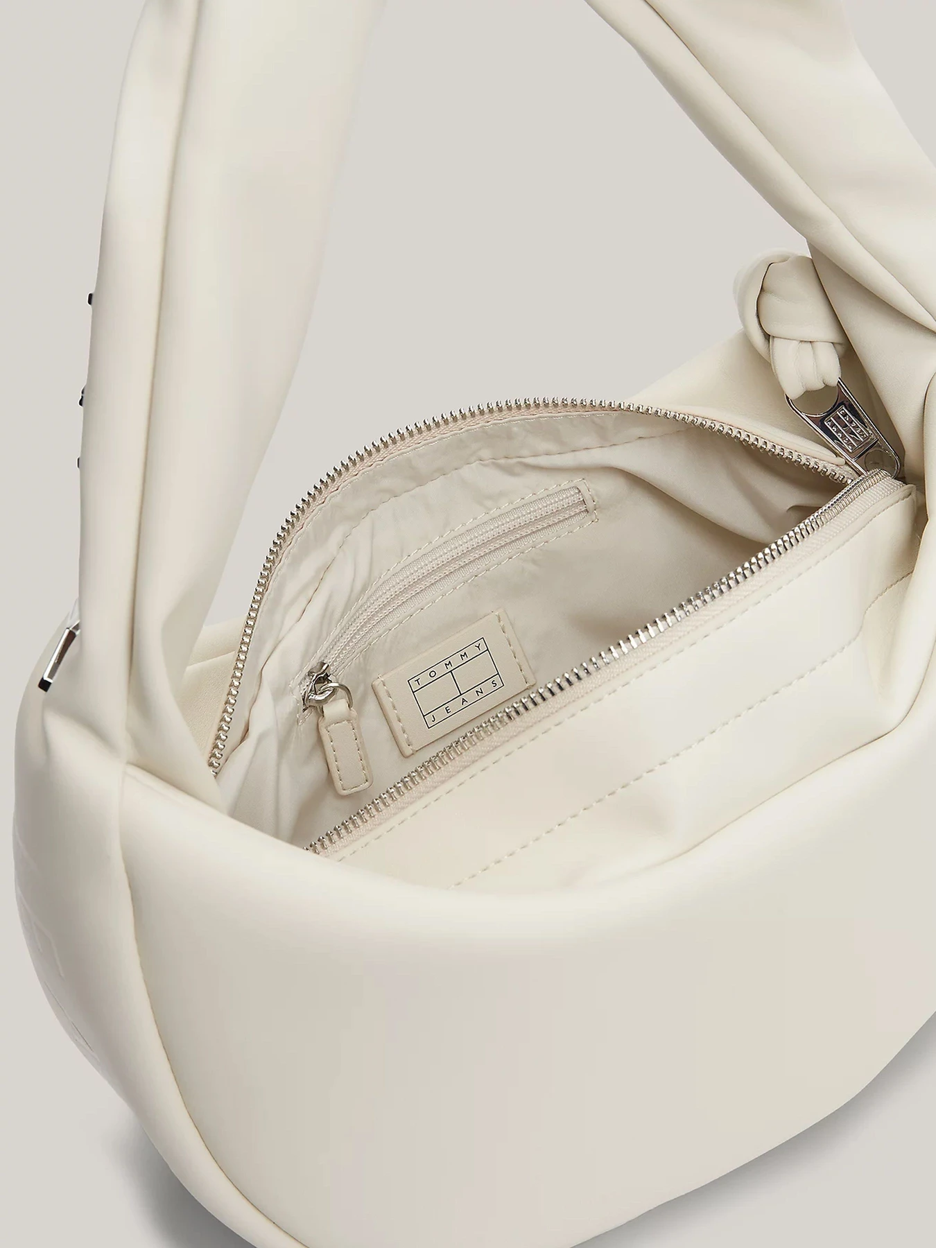 Сумки Tommy Hilfiger модель AW0AW16259-ACG Сумки Tommy Hilfiger модель AW0AW16259-ACG Фото
