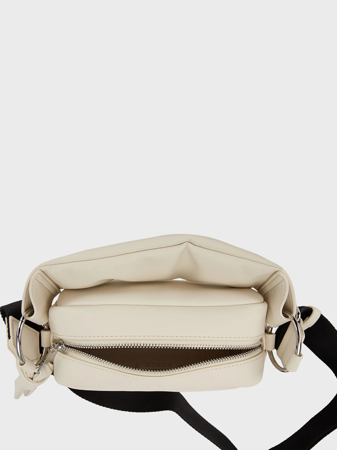 Сумки Tommy Hilfiger модель AW0AW16262-ACG Сумки Tommy Hilfiger модель AW0AW16262-ACG Фото