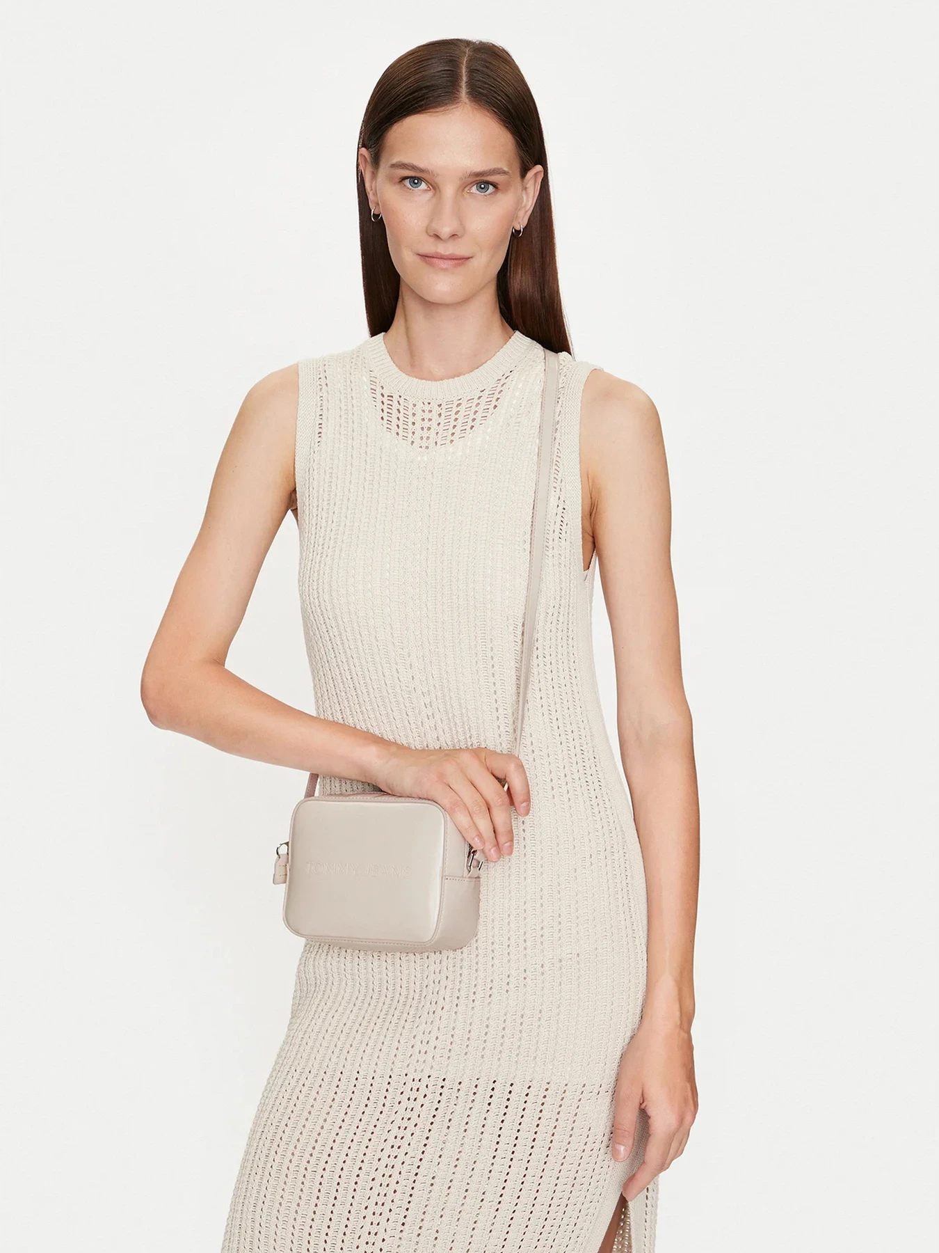 Сумки Tommy Hilfiger модель AW0AW16266-ACG Сумки Tommy Hilfiger модель AW0AW16266-ACG Фото