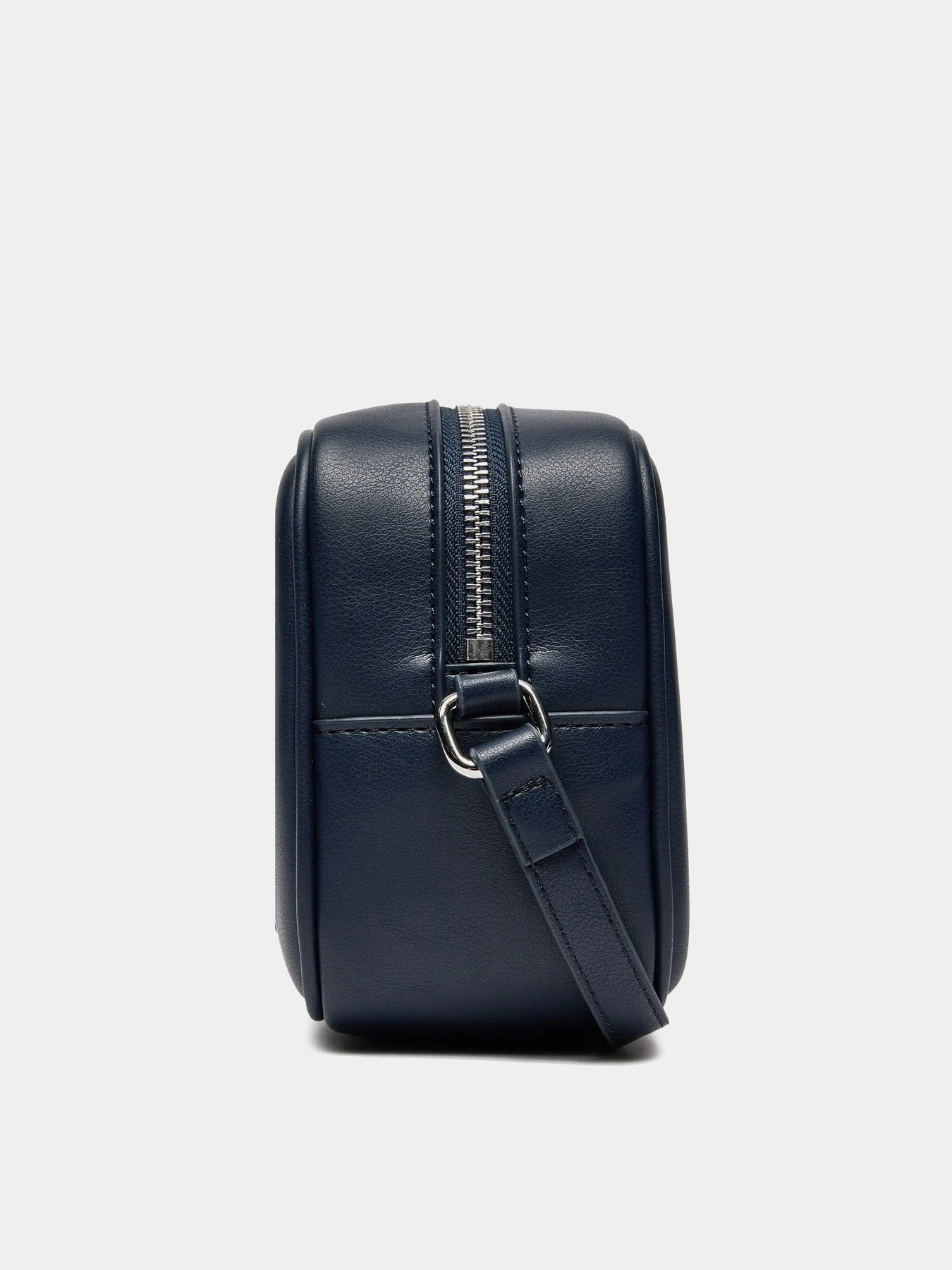 Сумки Tommy Hilfiger модель AW0AW16274-C1G Сумки Tommy Hilfiger модель AW0AW16274-C1G Фото