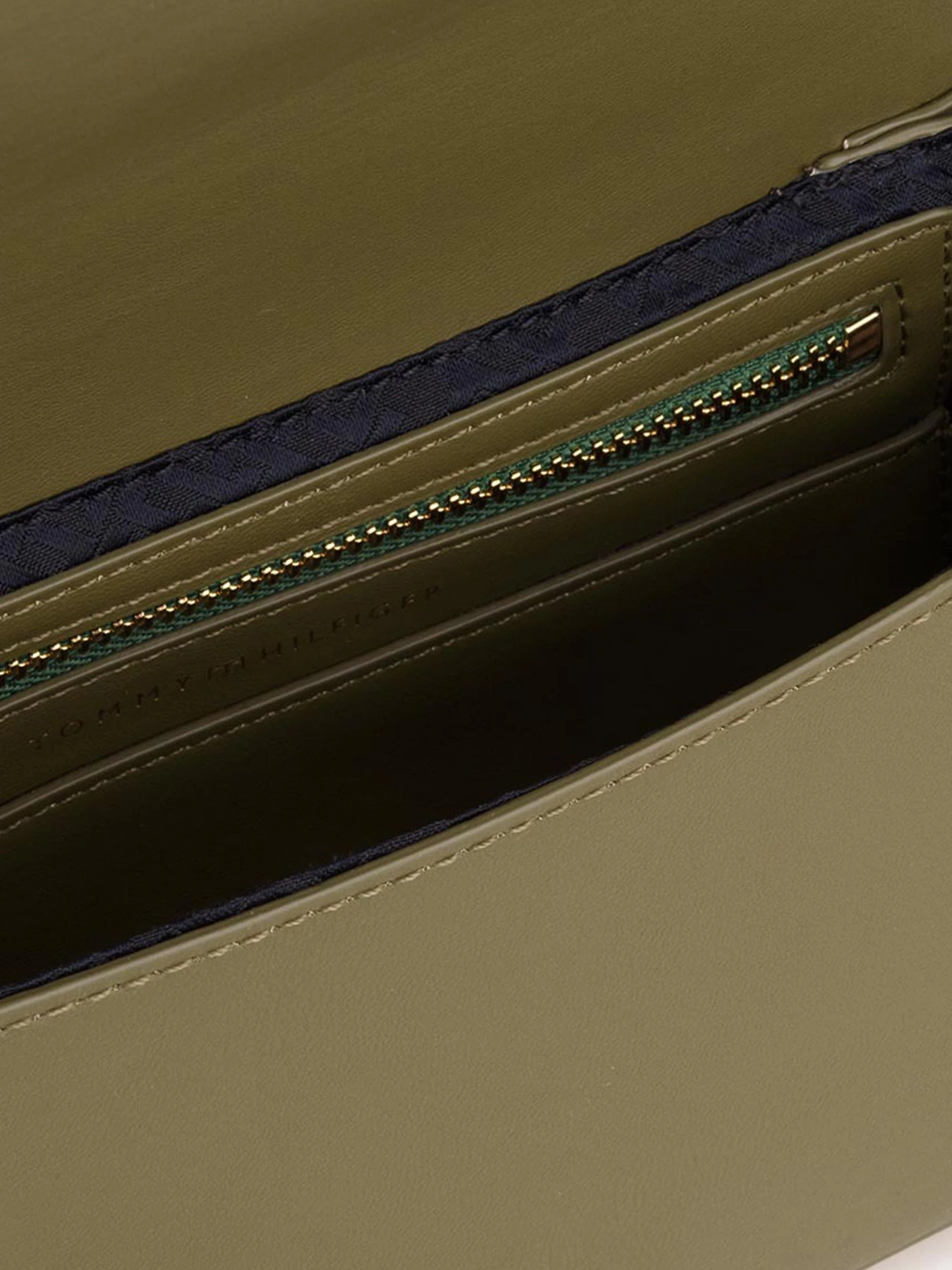 Сумки Tommy Hilfiger модель AW0AW16298-MSH Сумки Tommy Hilfiger модель AW0AW16298-MSH Фото