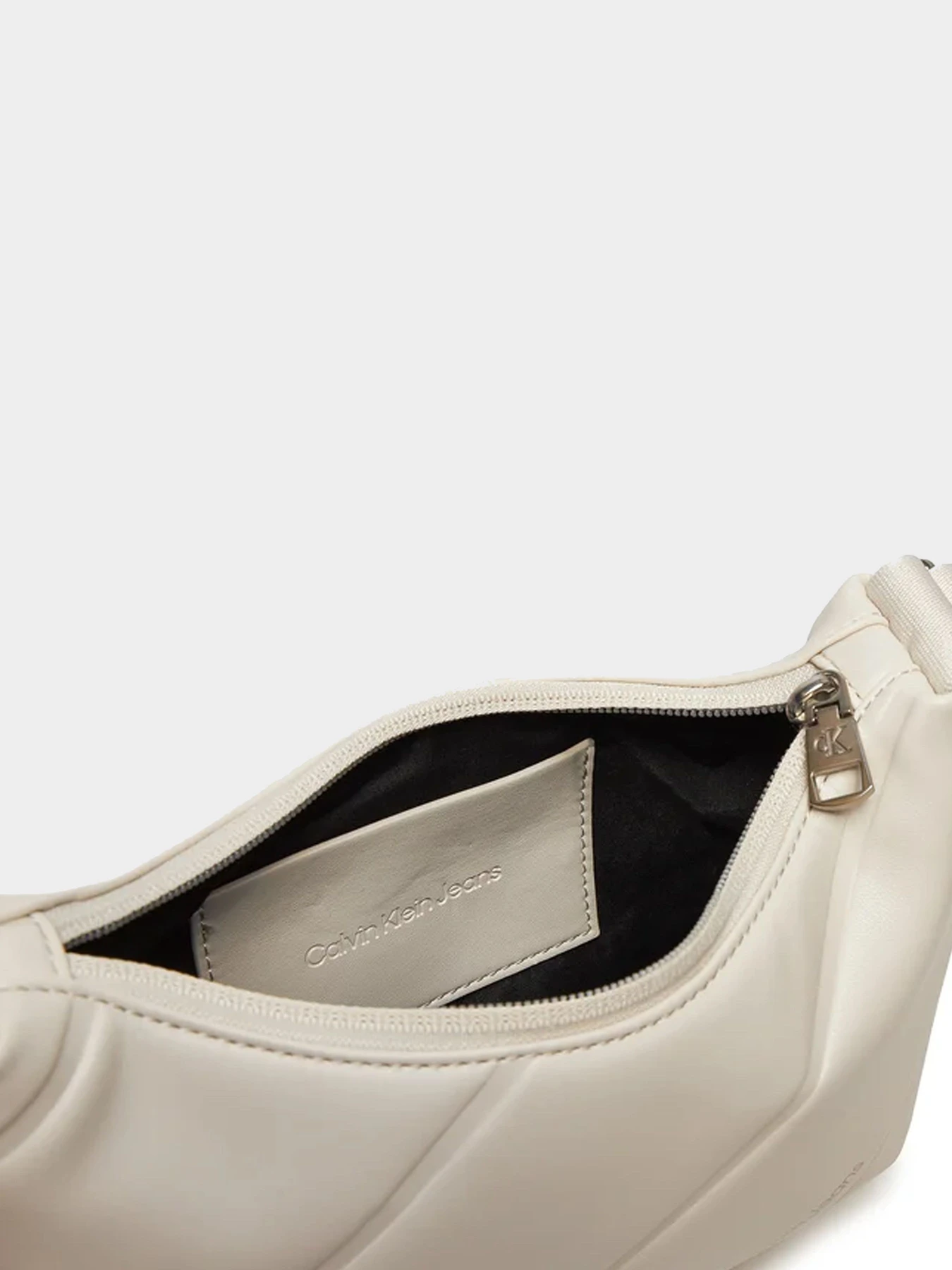 Сумки Calvin Klein модель K60K612370-ACF Сумки Calvin Klein модель K60K612370-ACF Фото
