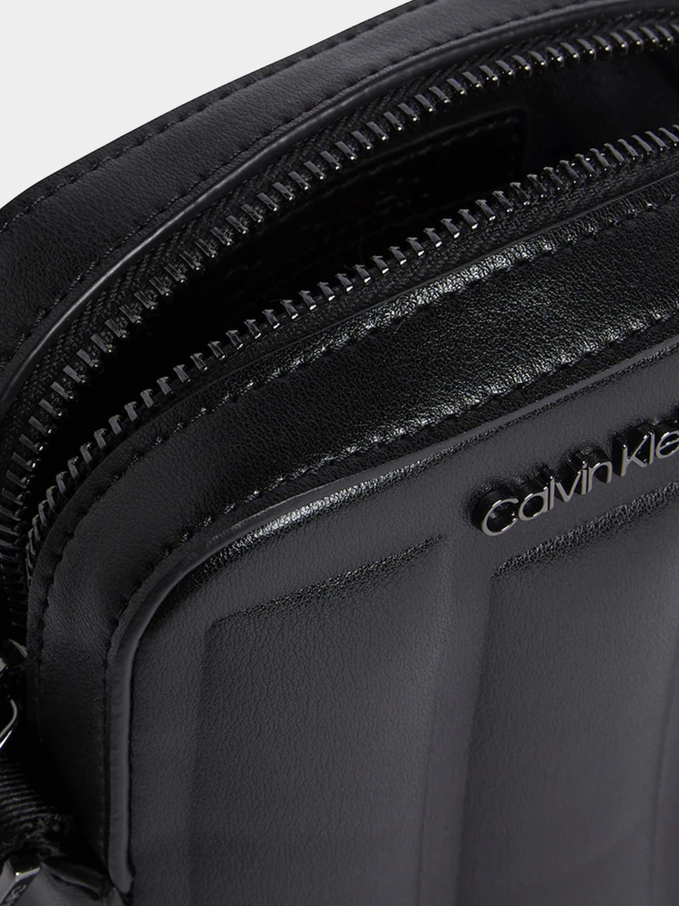 Сумки Calvin Klein модель K50K511872-BEH Фото