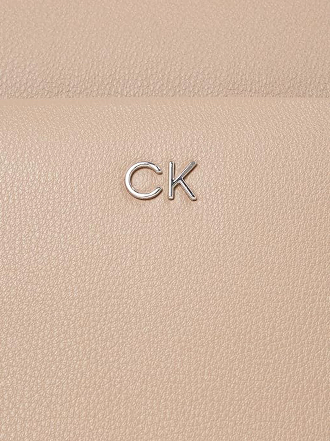 Сумки Calvin Klein модель K60K612113-PA6 Сумки Calvin Klein модель K60K612113-PA6 Фото