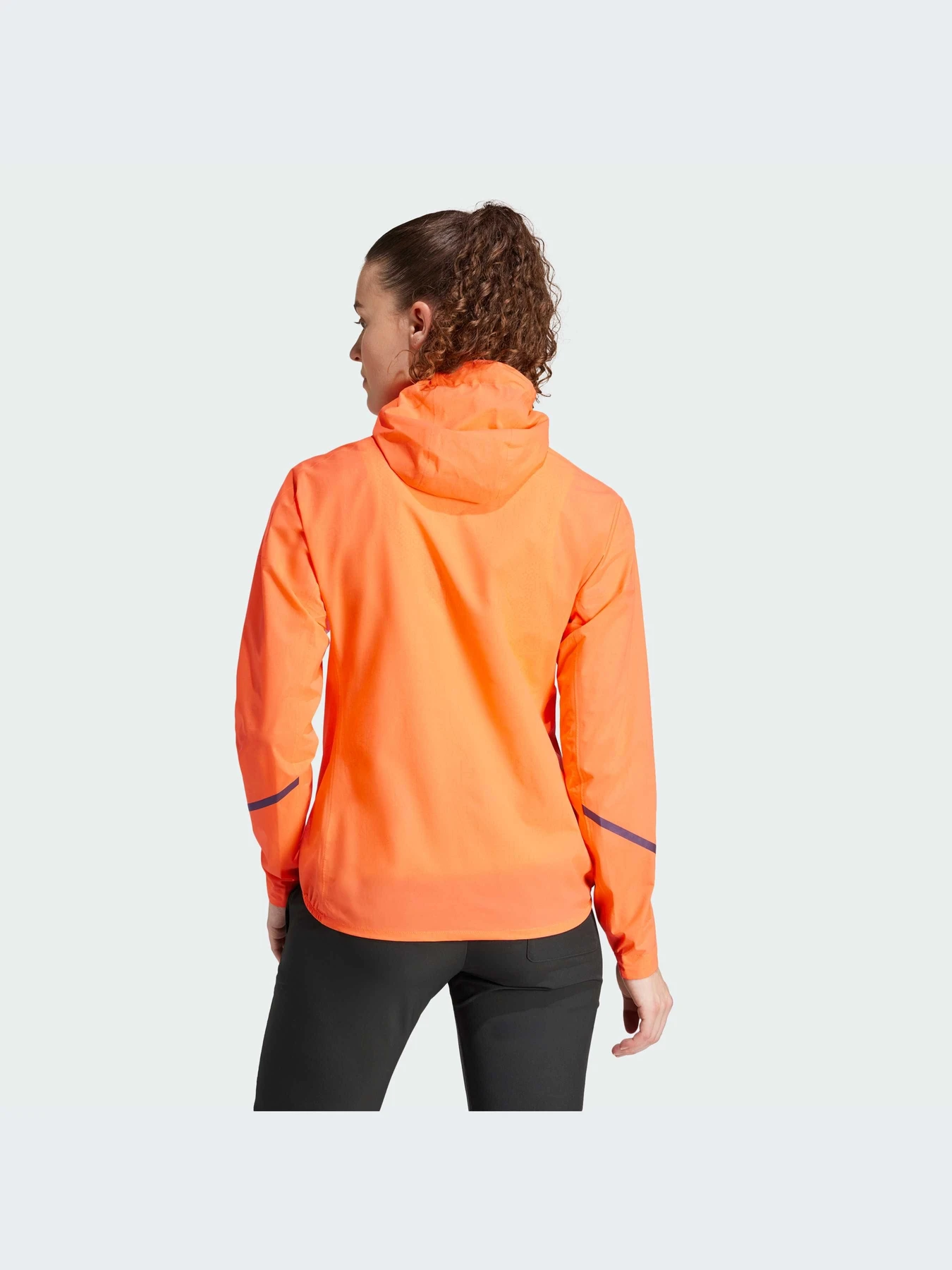 Куртки и дубленки Adidas модель IP1499-KZ Куртки и дубленки Adidas модель IP1499-KZ Фото