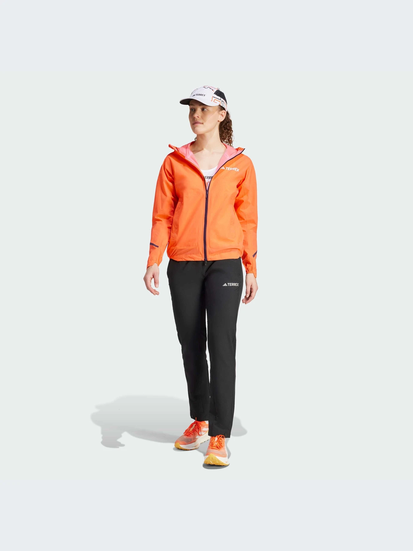 Куртки и дубленки Adidas модель IP1499-KZ Куртки и дубленки Adidas модель IP1499-KZ Фото