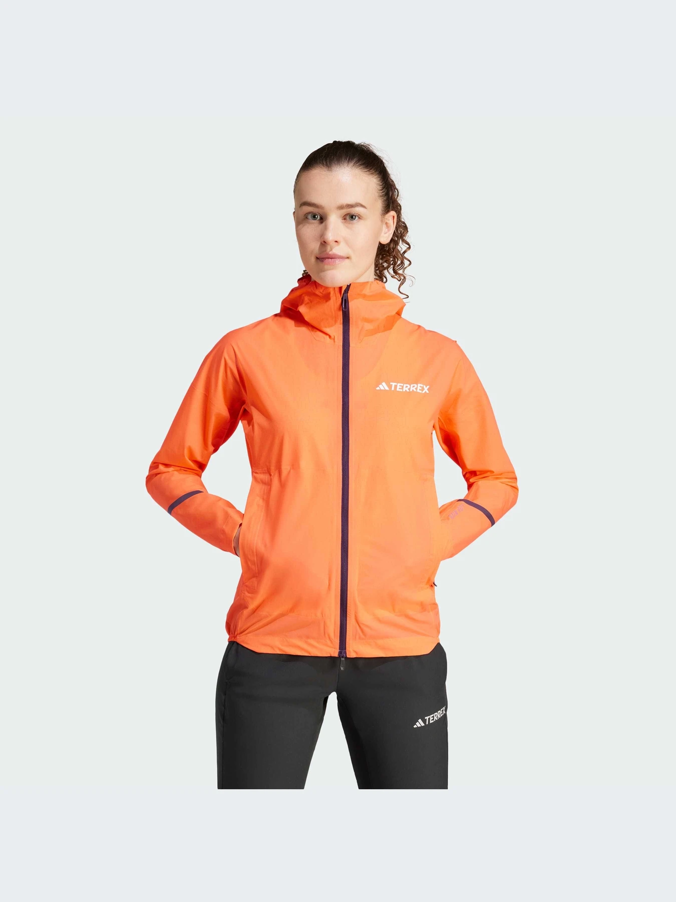 Куртки и дубленки Adidas модель IP1499-KZ Куртки и дубленки Adidas модель IP1499-KZ Фото