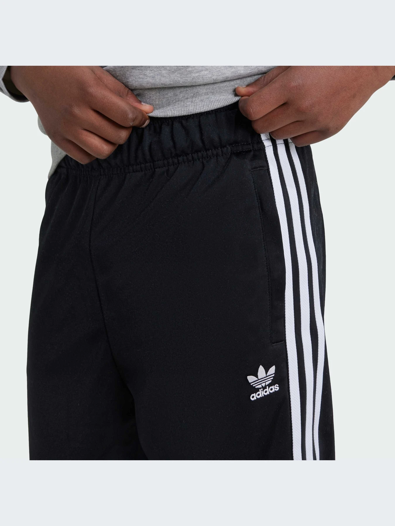 Брюки Adidas Adicolor модель IX7630-KZ Брюки Adidas Adicolor модель IX7630-KZ Фото