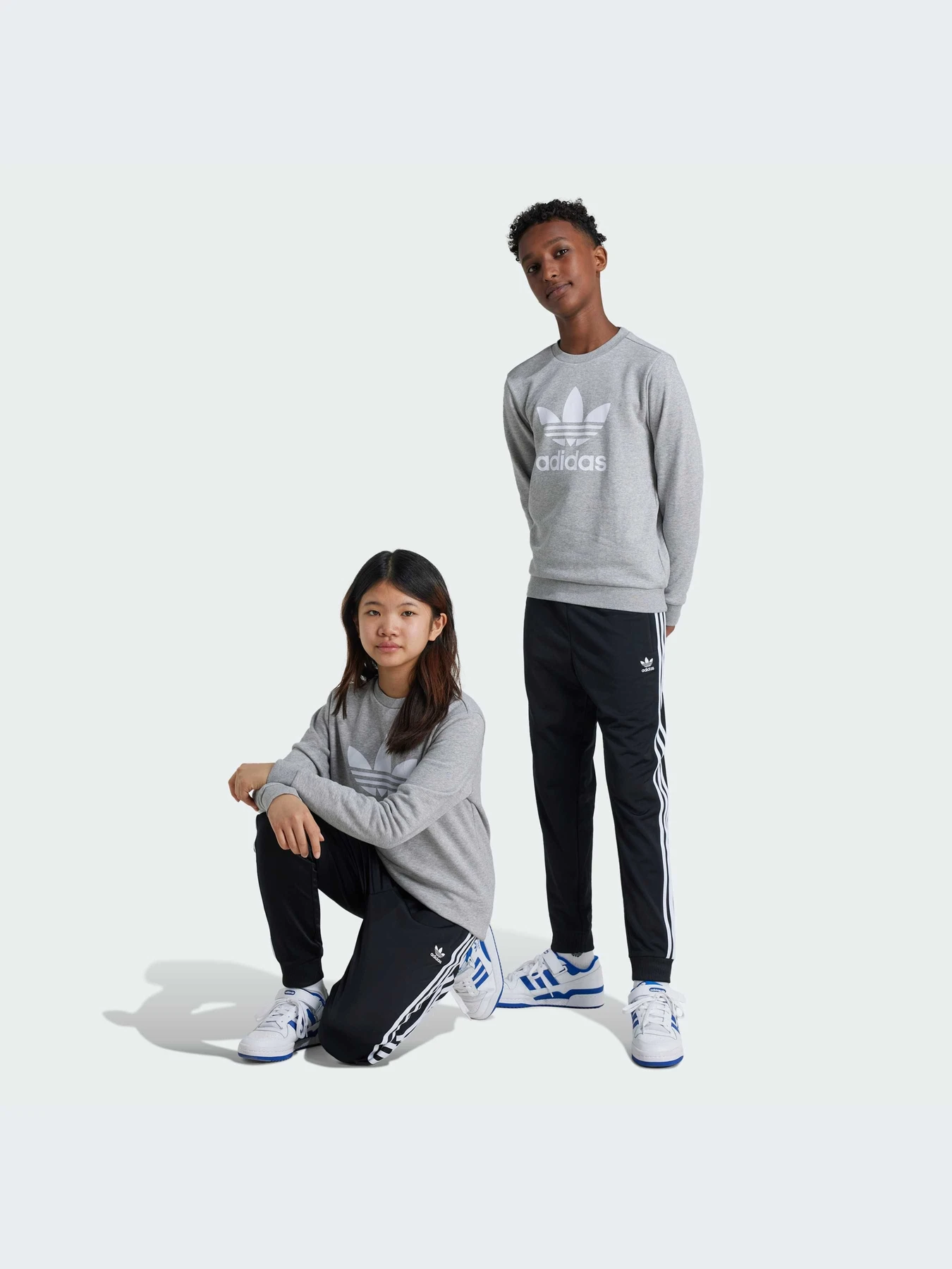 Брюки Adidas Adicolor модель IX7630-KZ Брюки Adidas Adicolor модель IX7630-KZ Фото