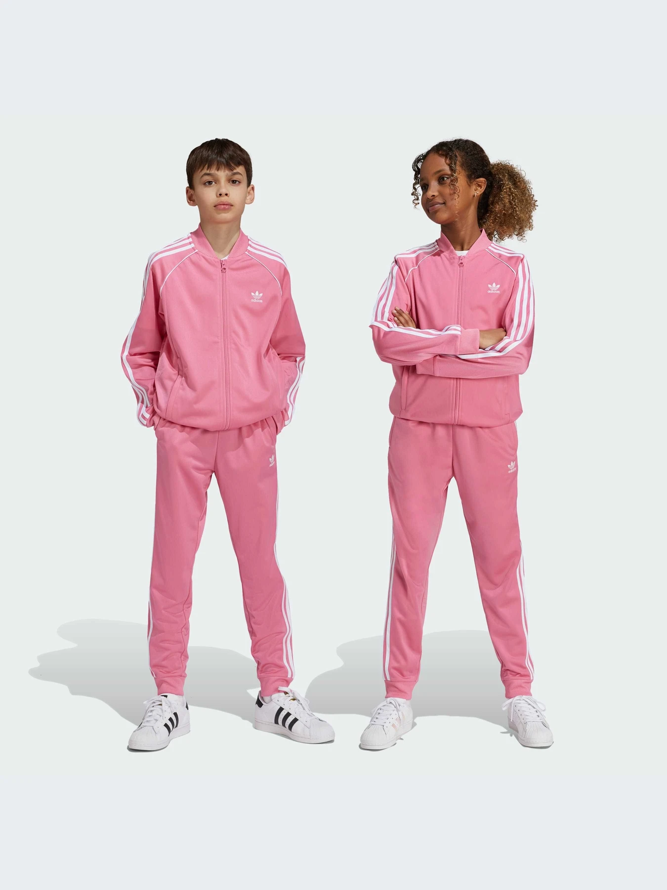 Брюки Adidas Adicolor модель IY7462-KZ Брюки Adidas Adicolor модель IY7462-KZ Фото