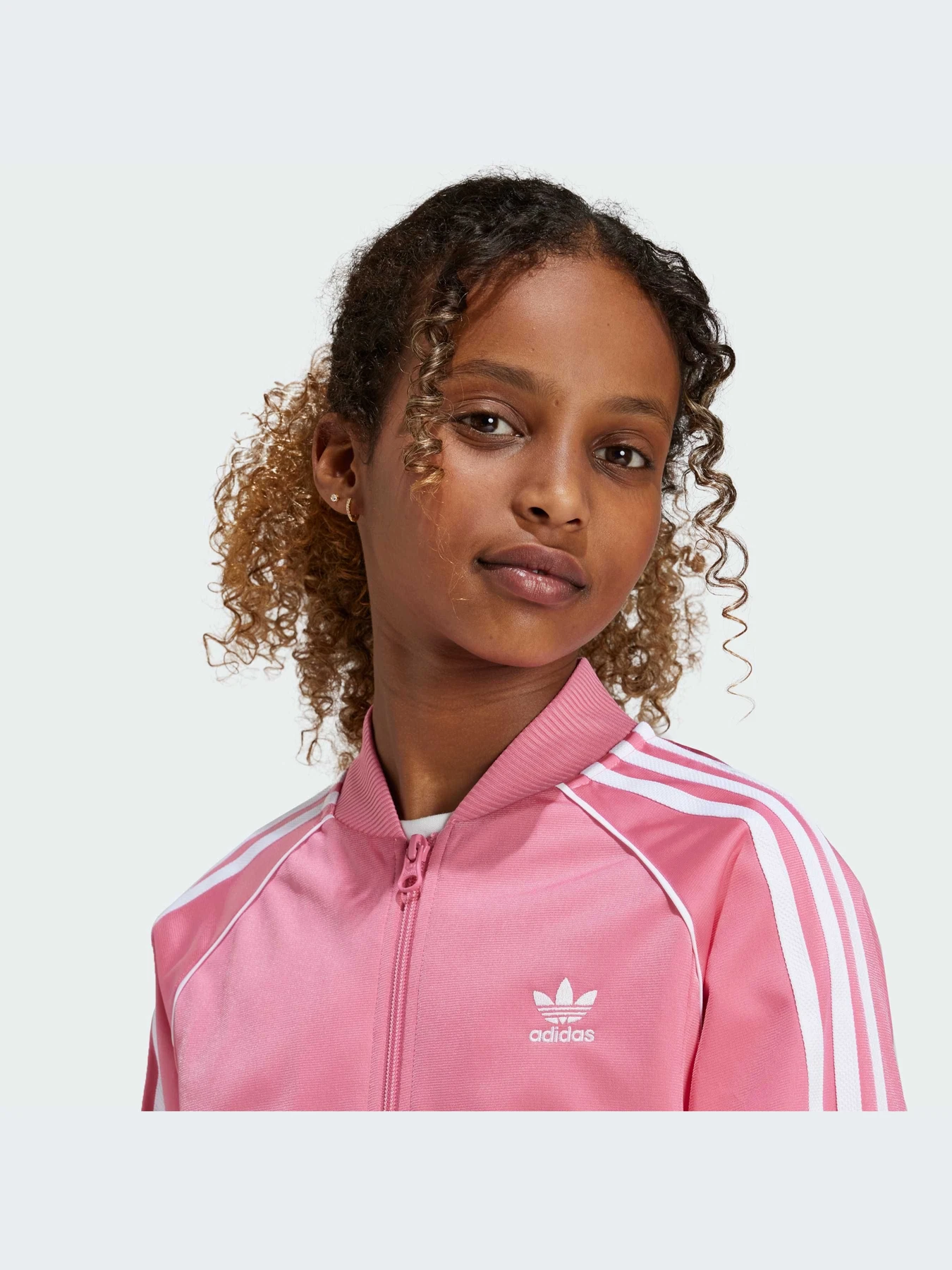 Худи и свитшоты Adidas Adicolor модель IY7451-KZ Худи и свитшоты Adidas Adicolor модель IY7451-KZ Фото