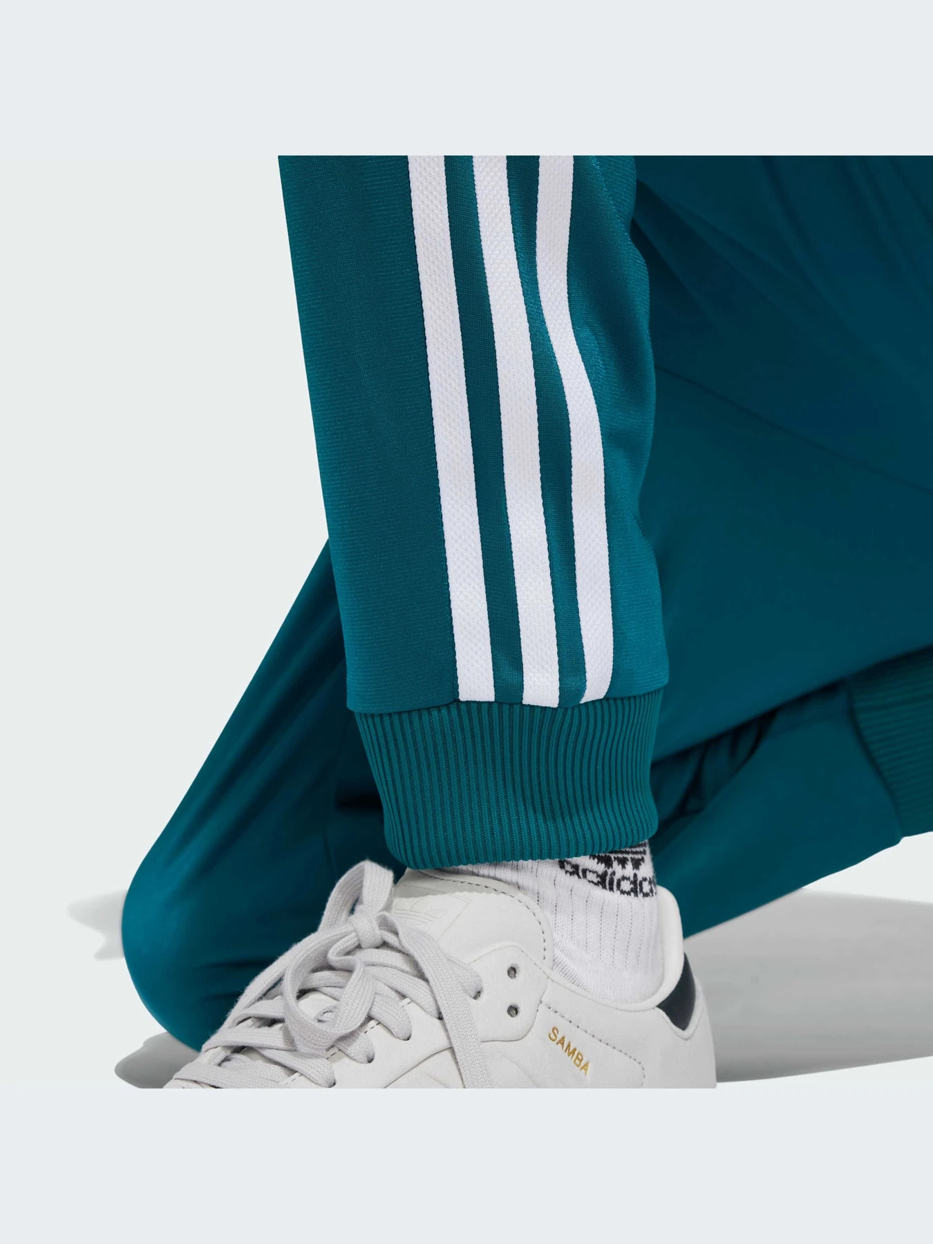 Брюки Adidas Adicolor модель IY7463-KZ Брюки Adidas Adicolor модель IY7463-KZ Фото