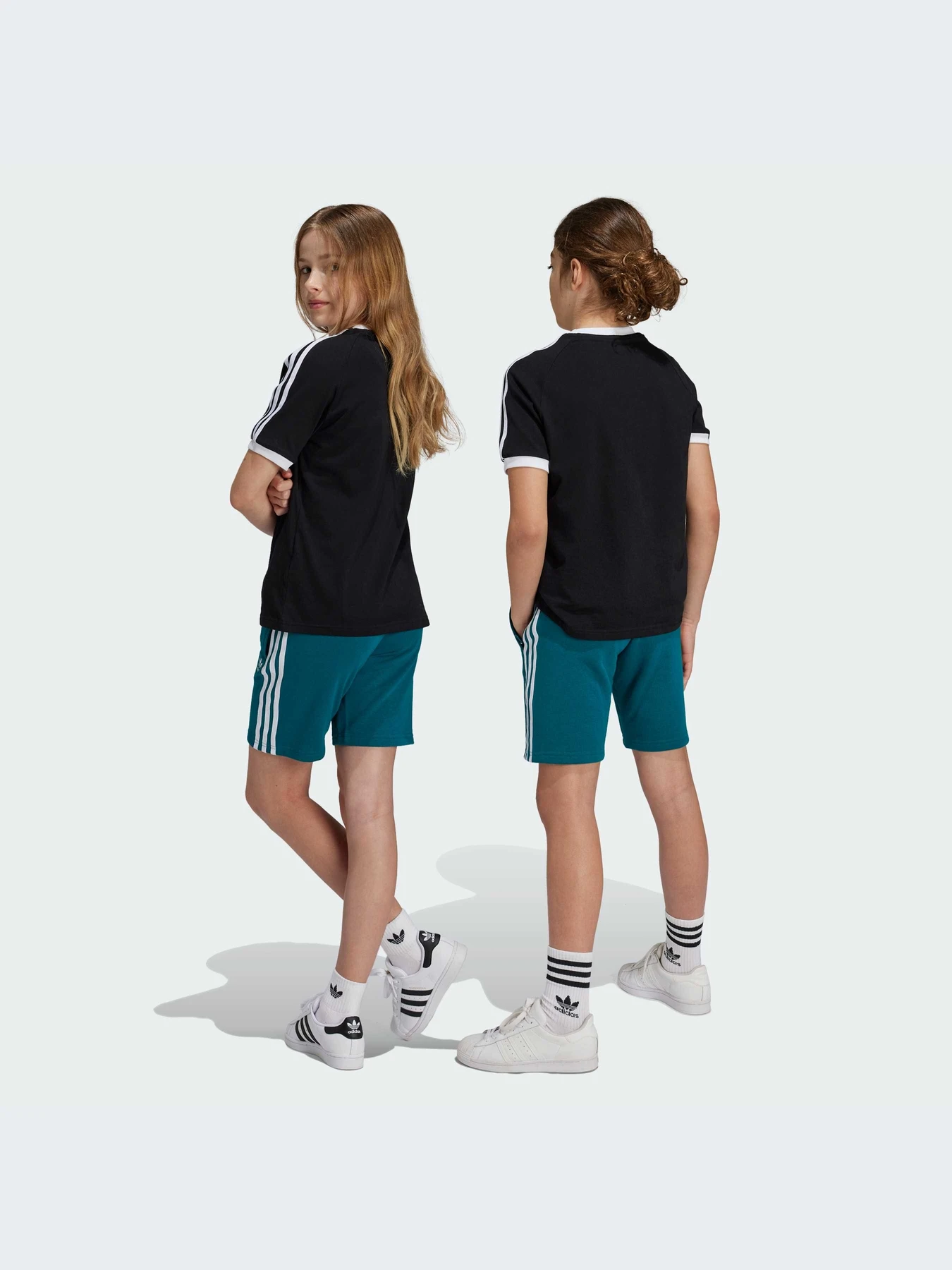 Шорты Adidas Adicolor модель IY7482-KZ Шорты Adidas Adicolor модель IY7482-KZ Фото