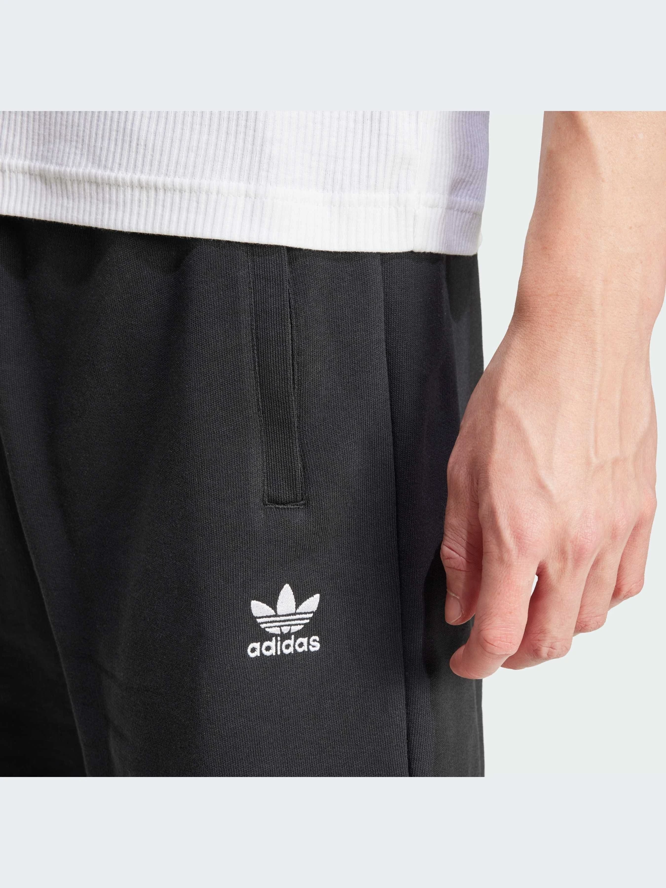 Шорты Adidas модель IY8520-KZ Шорты Adidas модель IY8520-KZ Фото