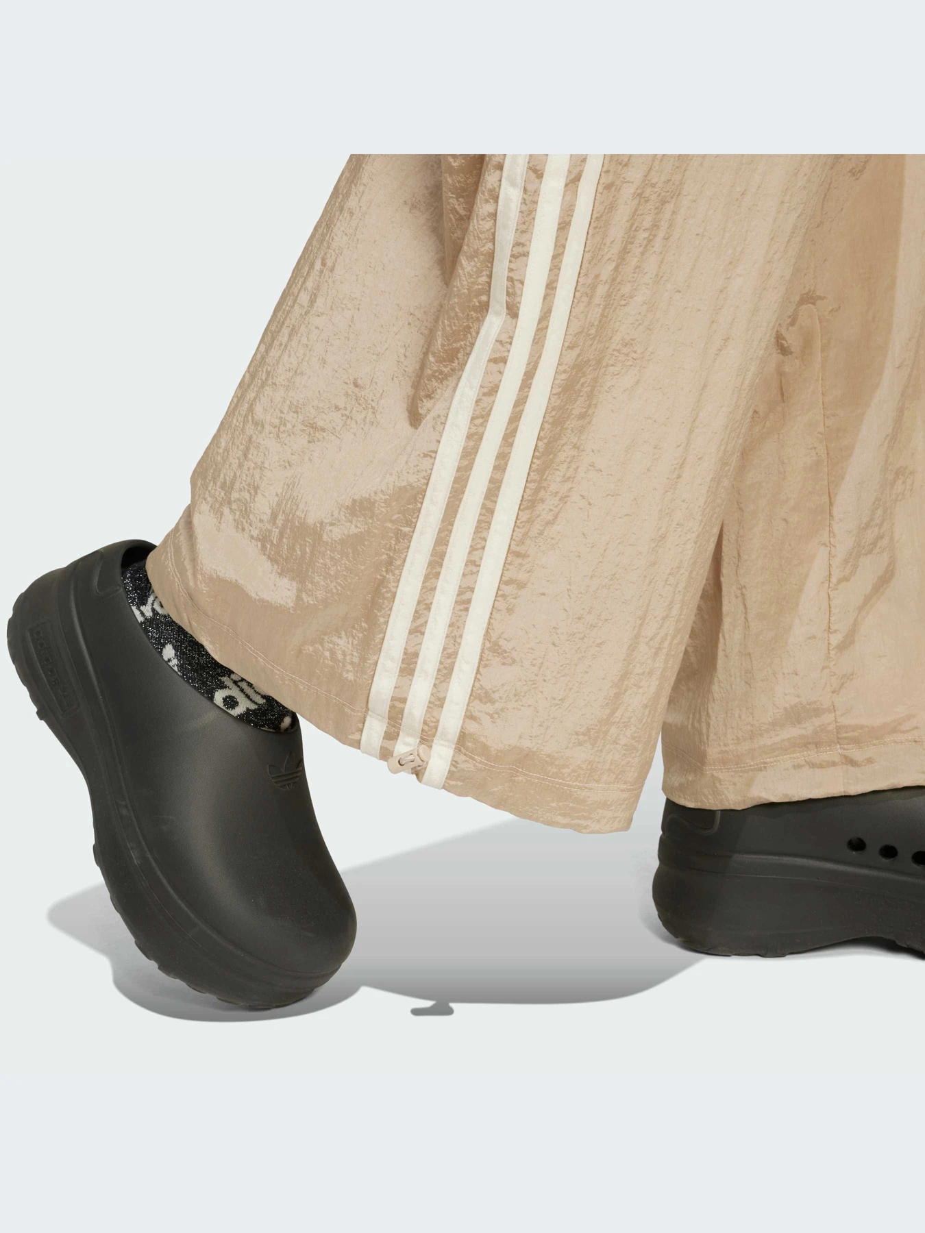 Брюки Adidas модель IY9240-KZ Брюки Adidas модель IY9240-KZ Фото