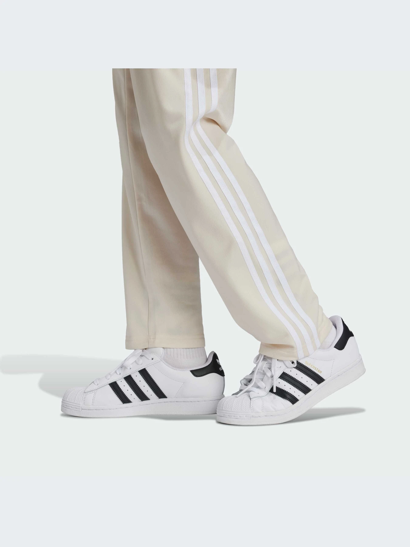 Брюки Adidas Adicolor модель IY9802-KZ Брюки Adidas Adicolor модель IY9802-KZ Фото