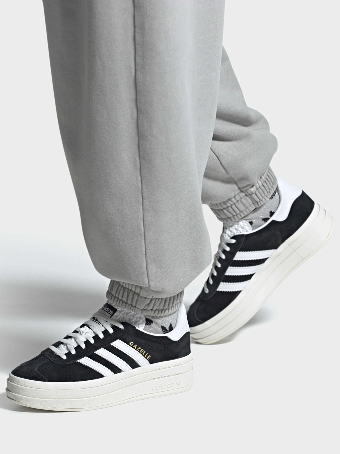 Кроссовки Adidas модель HQ6912 Кроссовки Adidas модель HQ6912 Фото