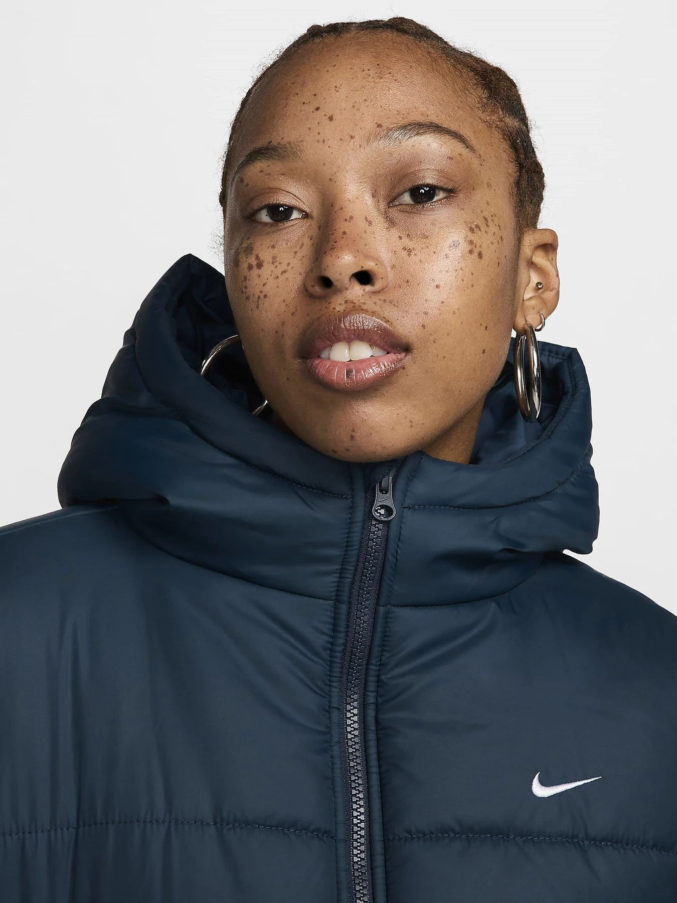 Куртки и дубленки NIKE модель FZ5903-478 Куртки и дубленки NIKE модель FZ5903-478 Фото