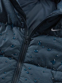 Куртки и дубленки NIKE модель FZ5903-478 Фото