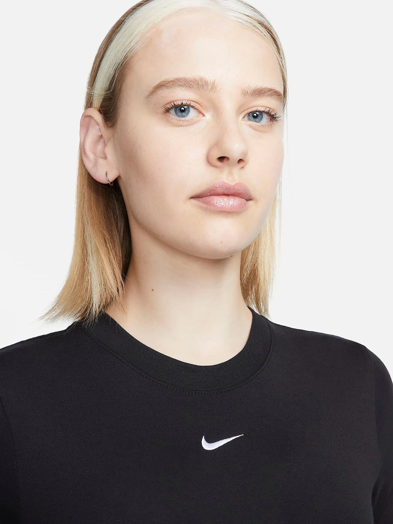 Футболки и поло NIKE модель FB2873-010 Футболки и поло NIKE модель FB2873-010 Фото