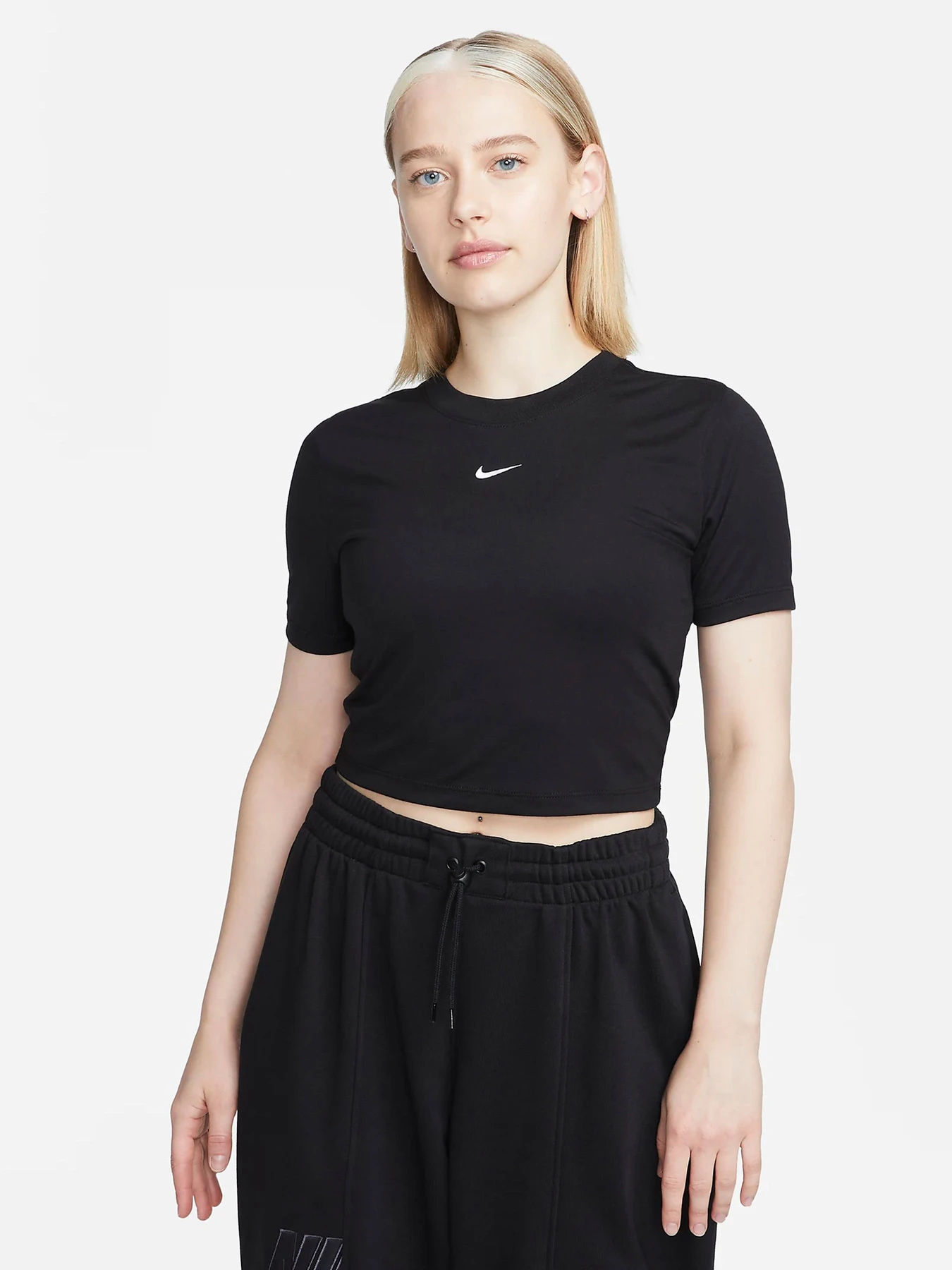 Футболки и поло NIKE модель FB2873-010 Футболки и поло NIKE модель FB2873-010 Фото
