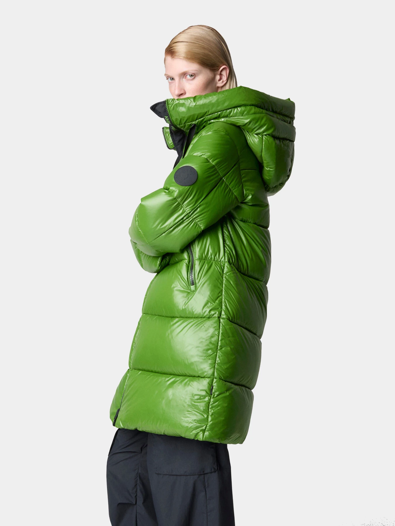 Куртки и дубленки Save the duck модель D45510W-LUCK19-50069-GRASS GREEN Куртки и дубленки Save the duck модель D45510W-LUCK19-50069-GRASS GREEN Фото