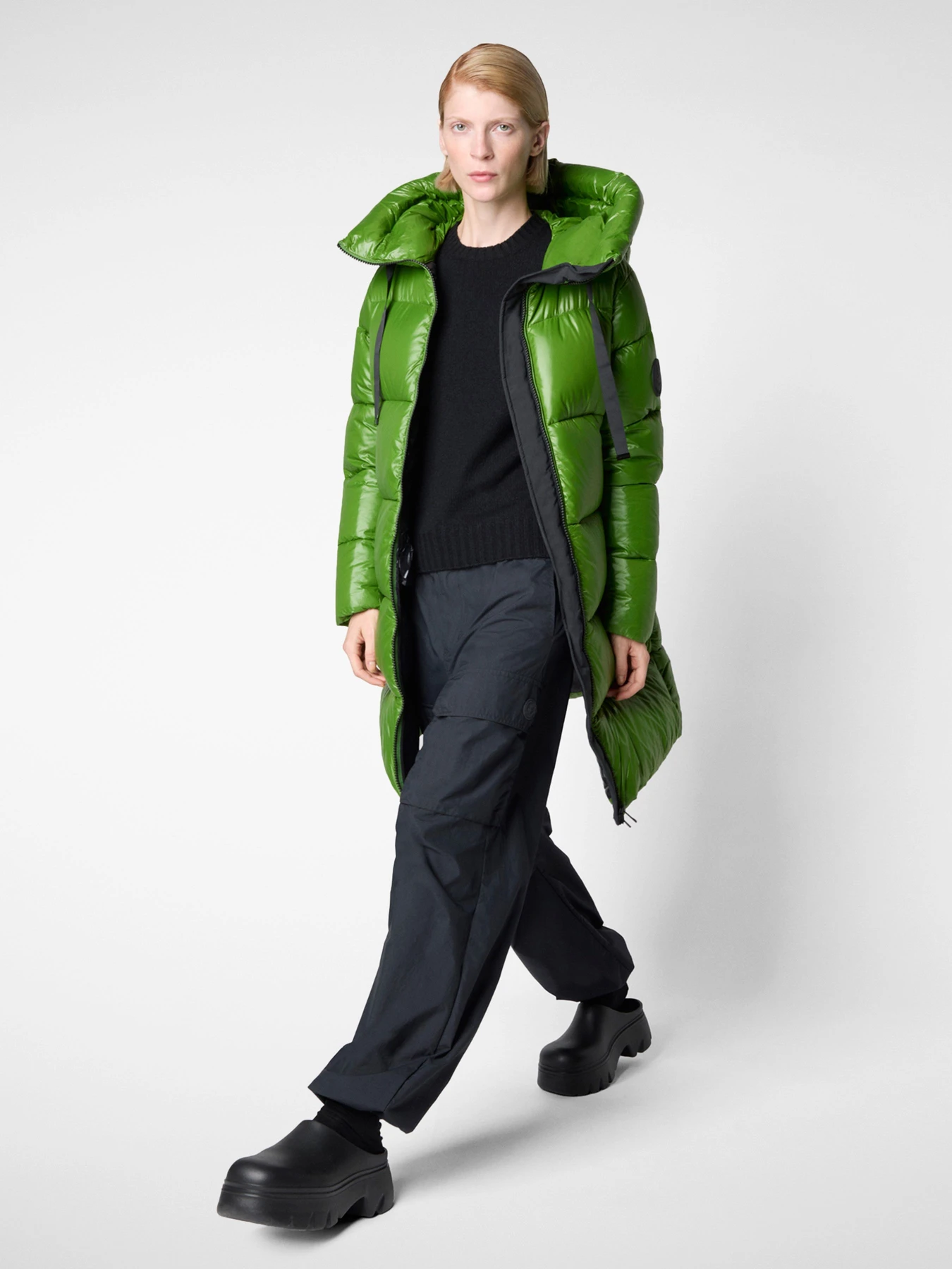 Куртки и дубленки Save the duck модель D45510W-LUCK19-50069-GRASS GREEN Куртки и дубленки Save the duck модель D45510W-LUCK19-50069-GRASS GREEN Фото