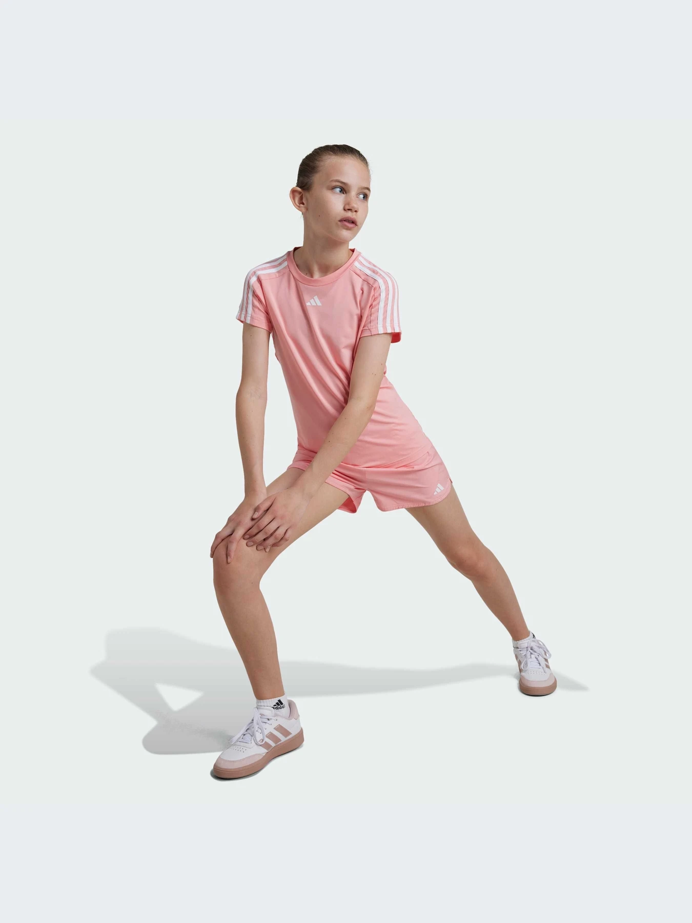 Футболки и поло Adidas модель IV9600-KZ Футболки и поло Adidas модель IV9600-KZ Фото