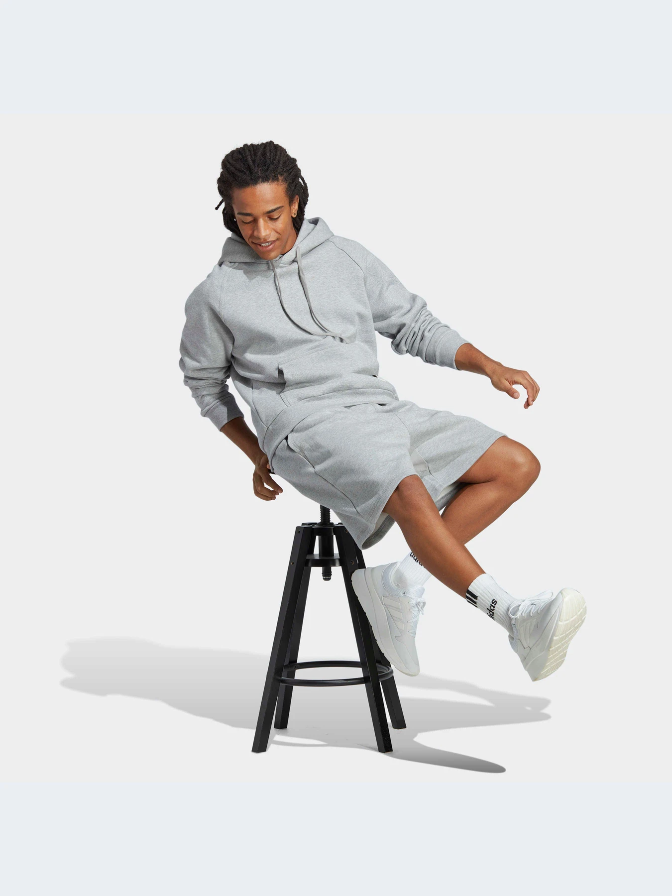 Худи и свитшоты Adidas модель IA9345-KZ Худи и свитшоты Adidas модель IA9345-KZ Фото